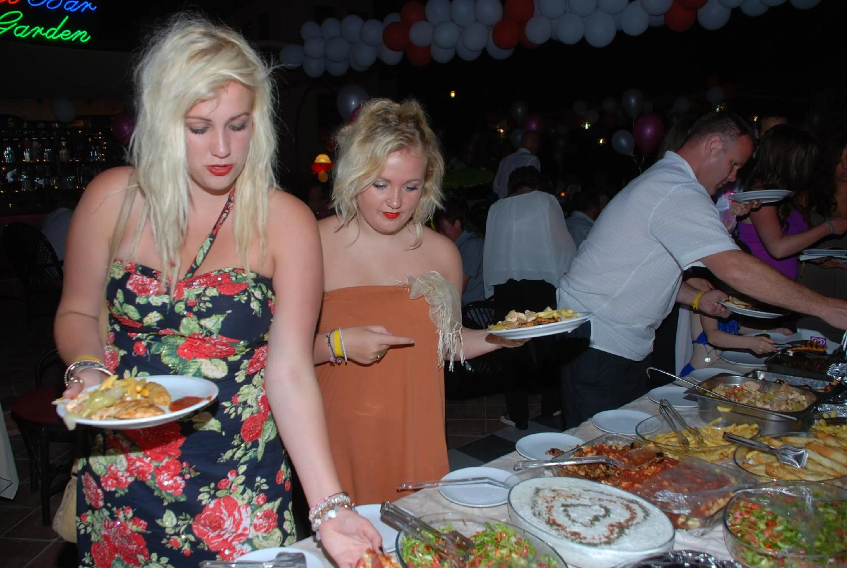 Restaurant/places to eat in Hisar Holiday Club