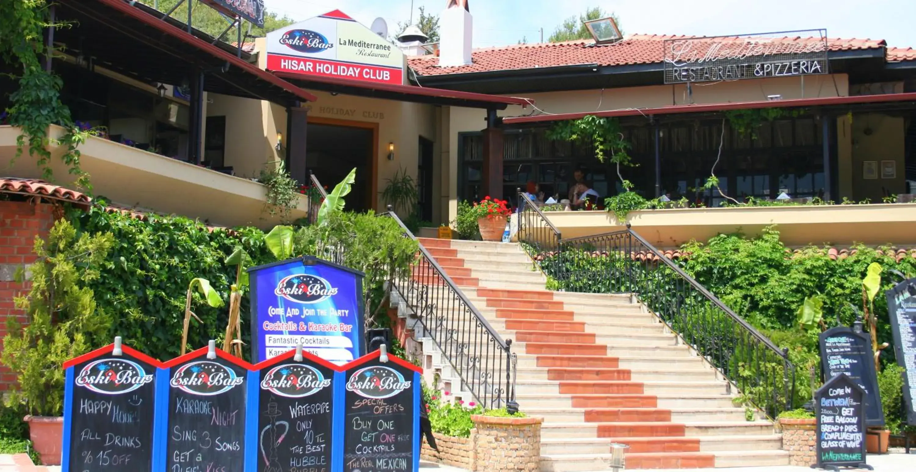 Property building in Hisar Holiday Club Property building in Hisar Holiday Club