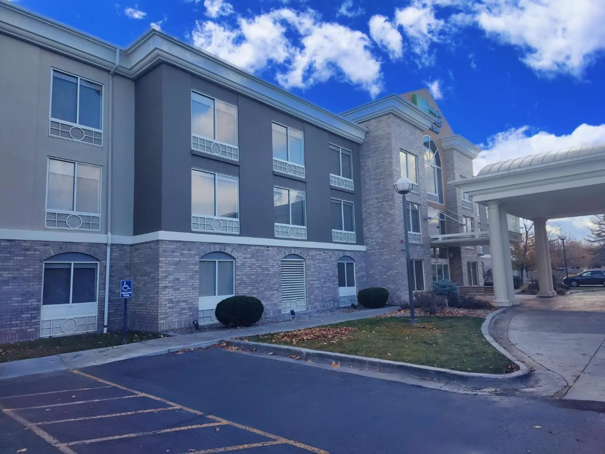 Property building in Holiday Inn Express Hotel & Suites Idaho Falls by IHG Property building in Holiday Inn Express Hotel & Suites Idaho Falls by IHG