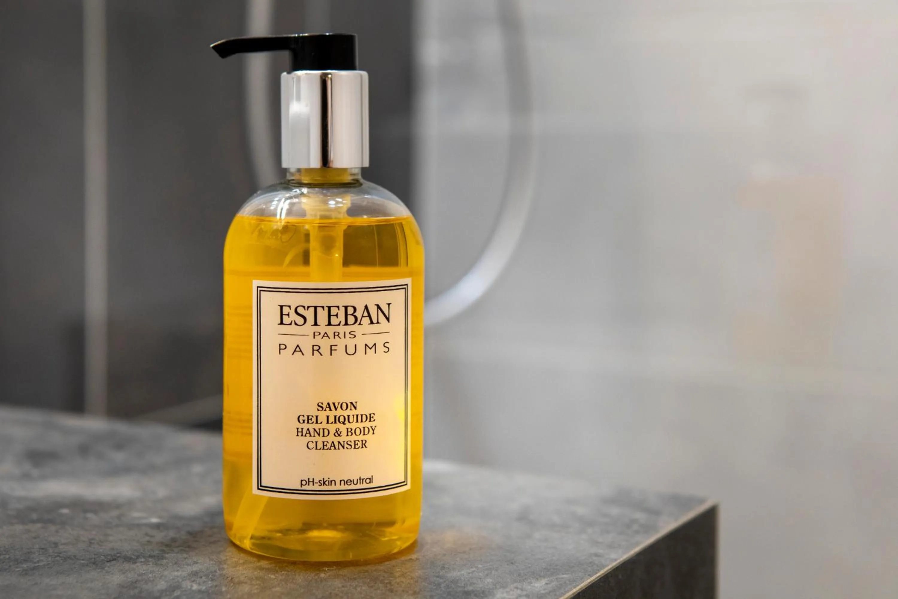 Bathroom in Logis Hotel - Restaurant - Spa - Le Relais de Farrou