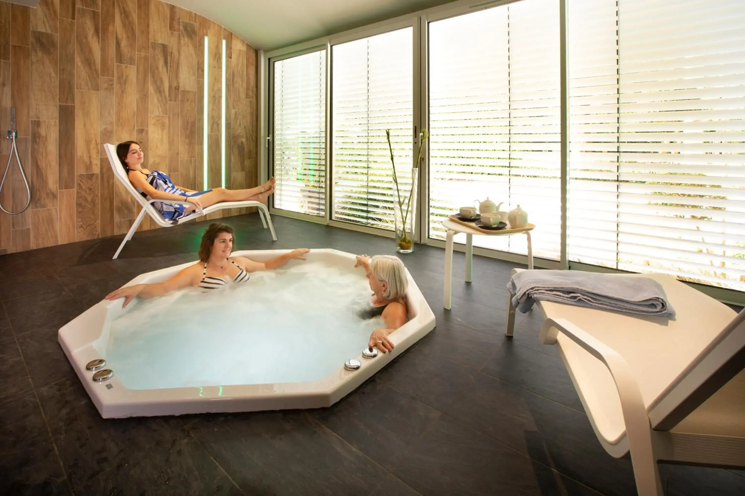 Spa and wellness centre/facilities in Logis Hotel - Restaurant - Spa - Le Relais de Farrou Spa and wellness centre/facilities in Logis Hotel - Restaurant - Spa - Le Relais de Farrou