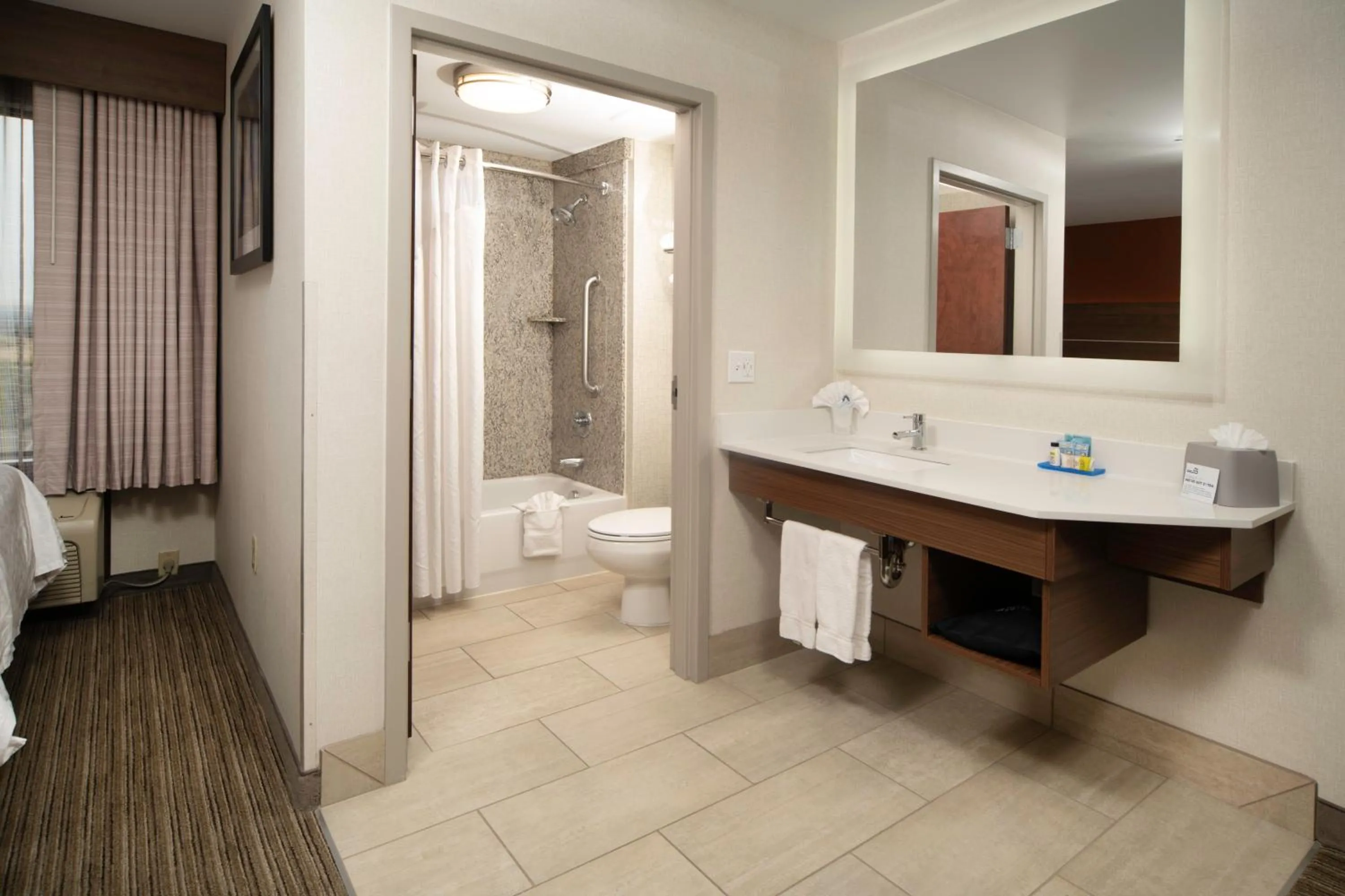 Bathroom in Holiday Inn Express Hotel & Suites Pasco-TriCities by IHG