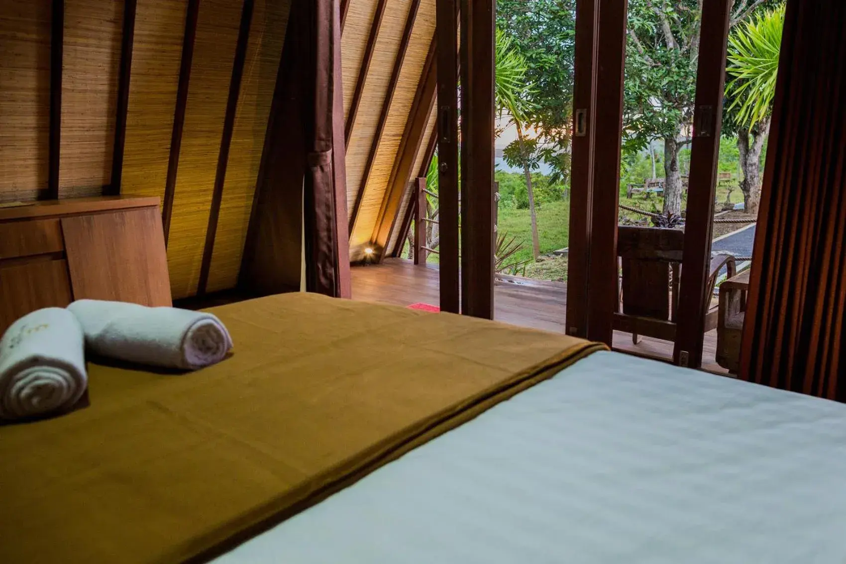 Bed in Batan Sabo & Co Bed in Batan Sabo & Co