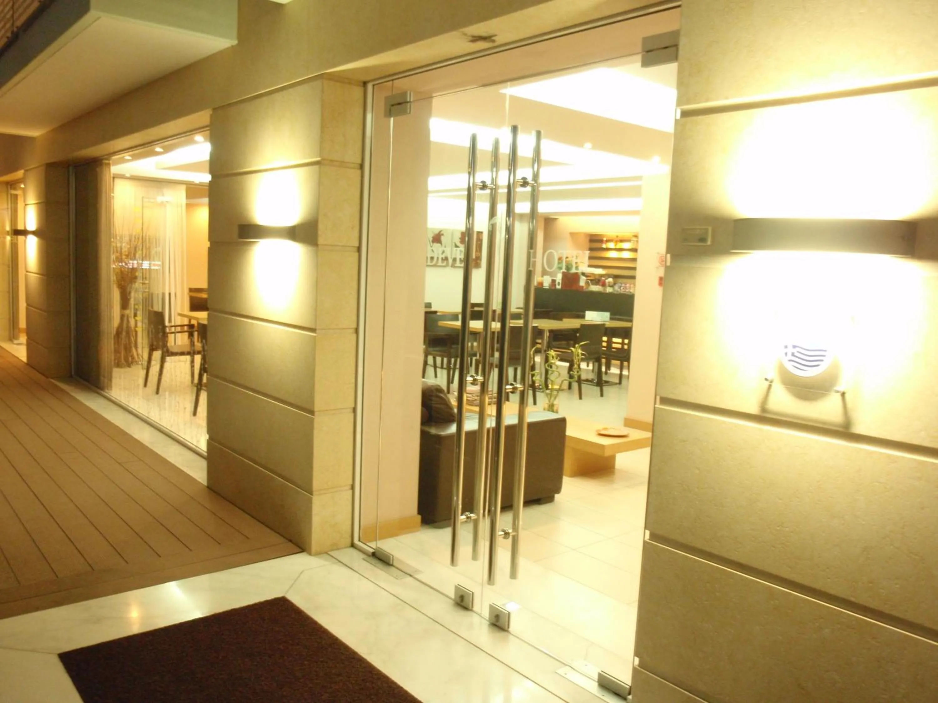 Facade/entrance in Deves Hotel