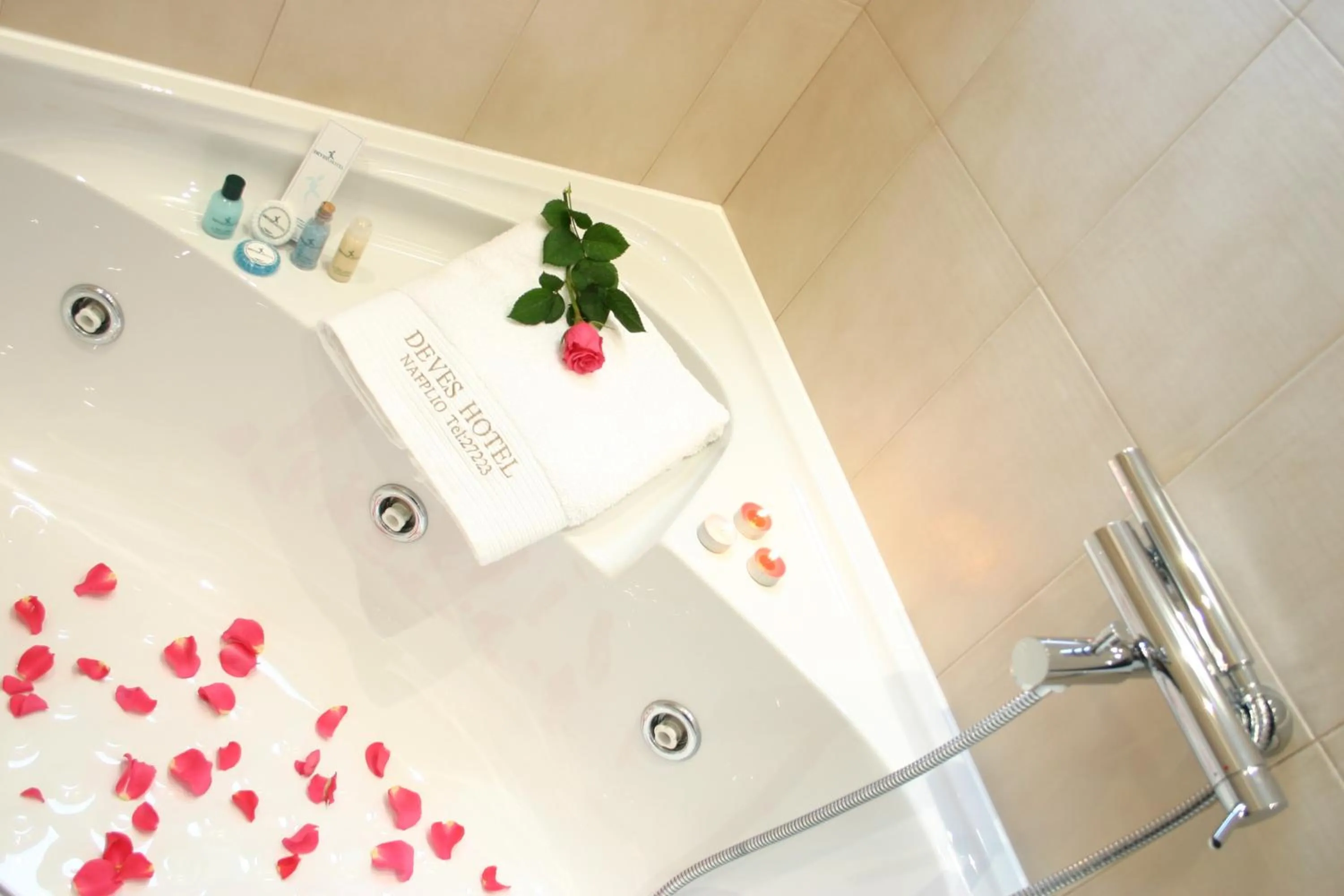 Bathroom in Deves Hotel