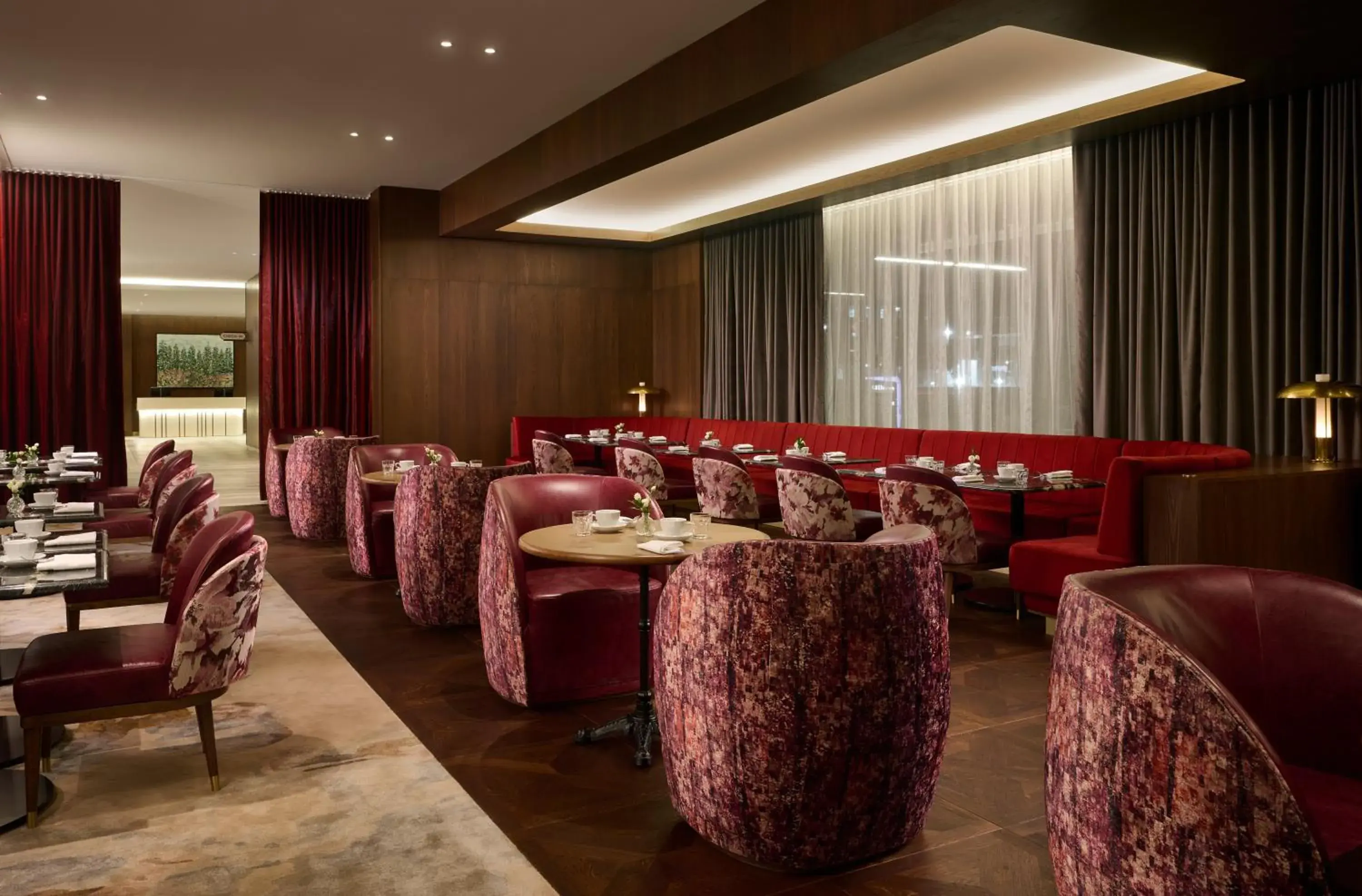 Restaurant/places to eat in Hilton Toronto Restaurant/places to eat in Hilton Toronto