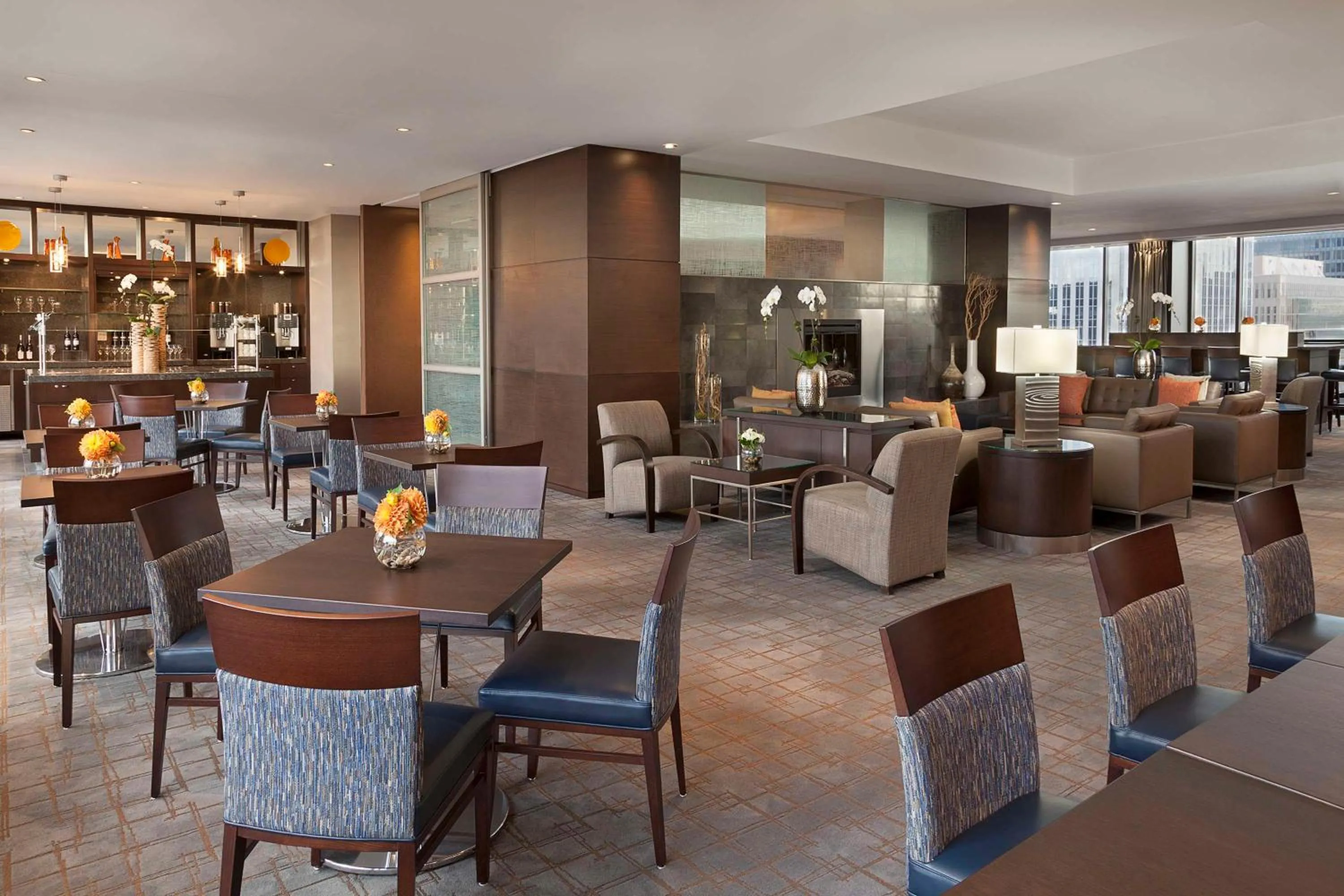 Bed in Hilton Toronto