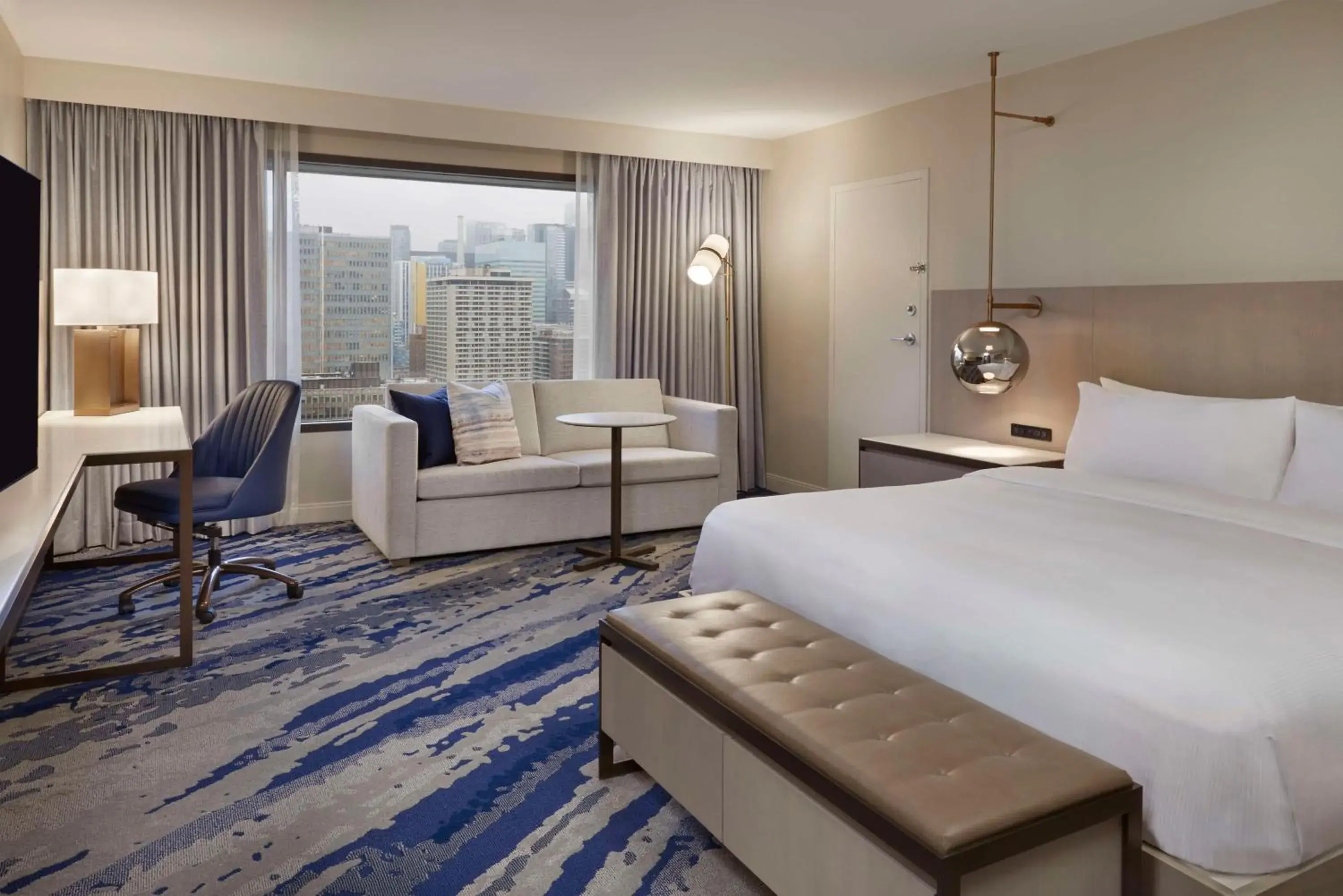 Bedroom, Bed in Hilton Toronto Bedroom, Bed in Hilton Toronto