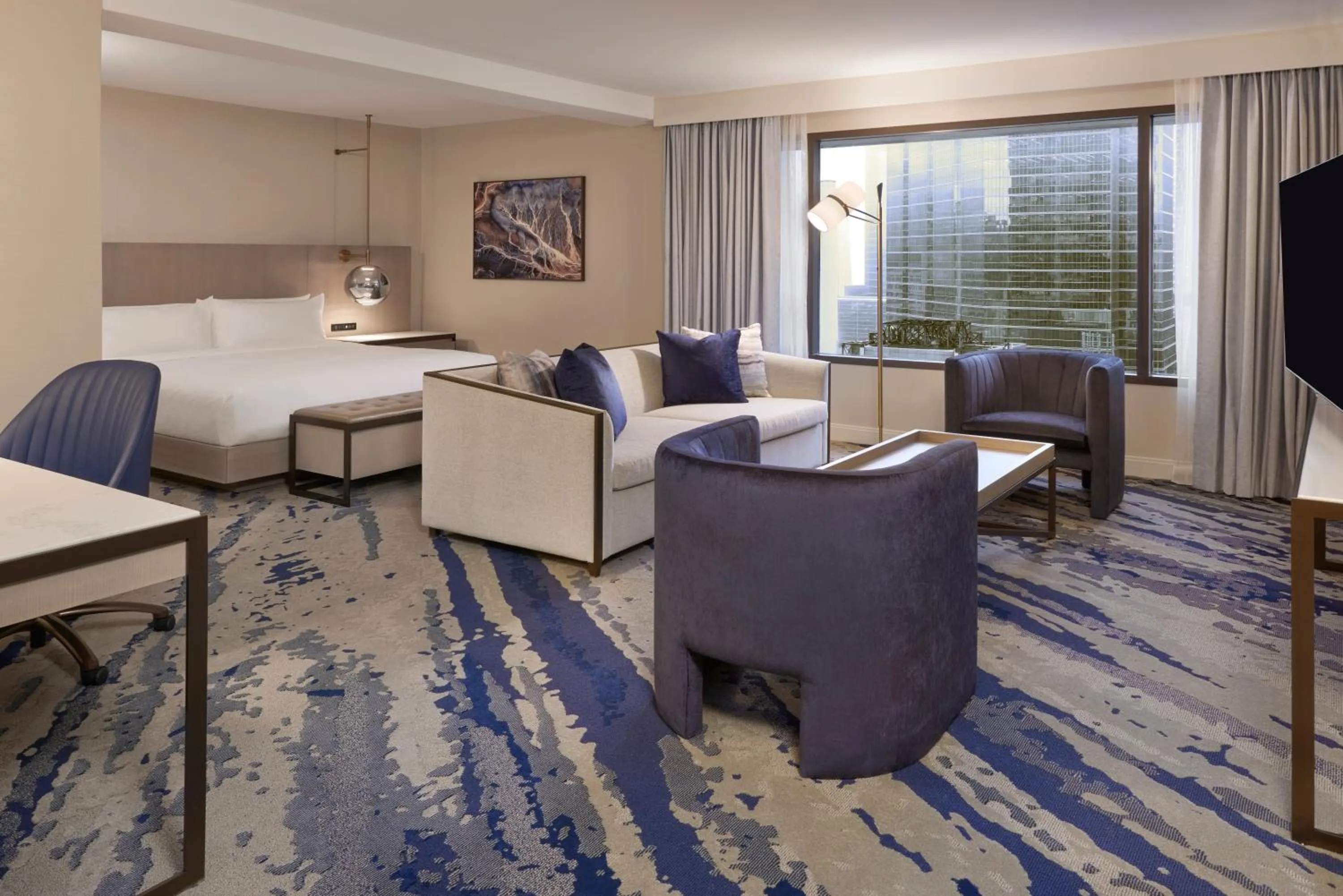 Bed in Hilton Toronto