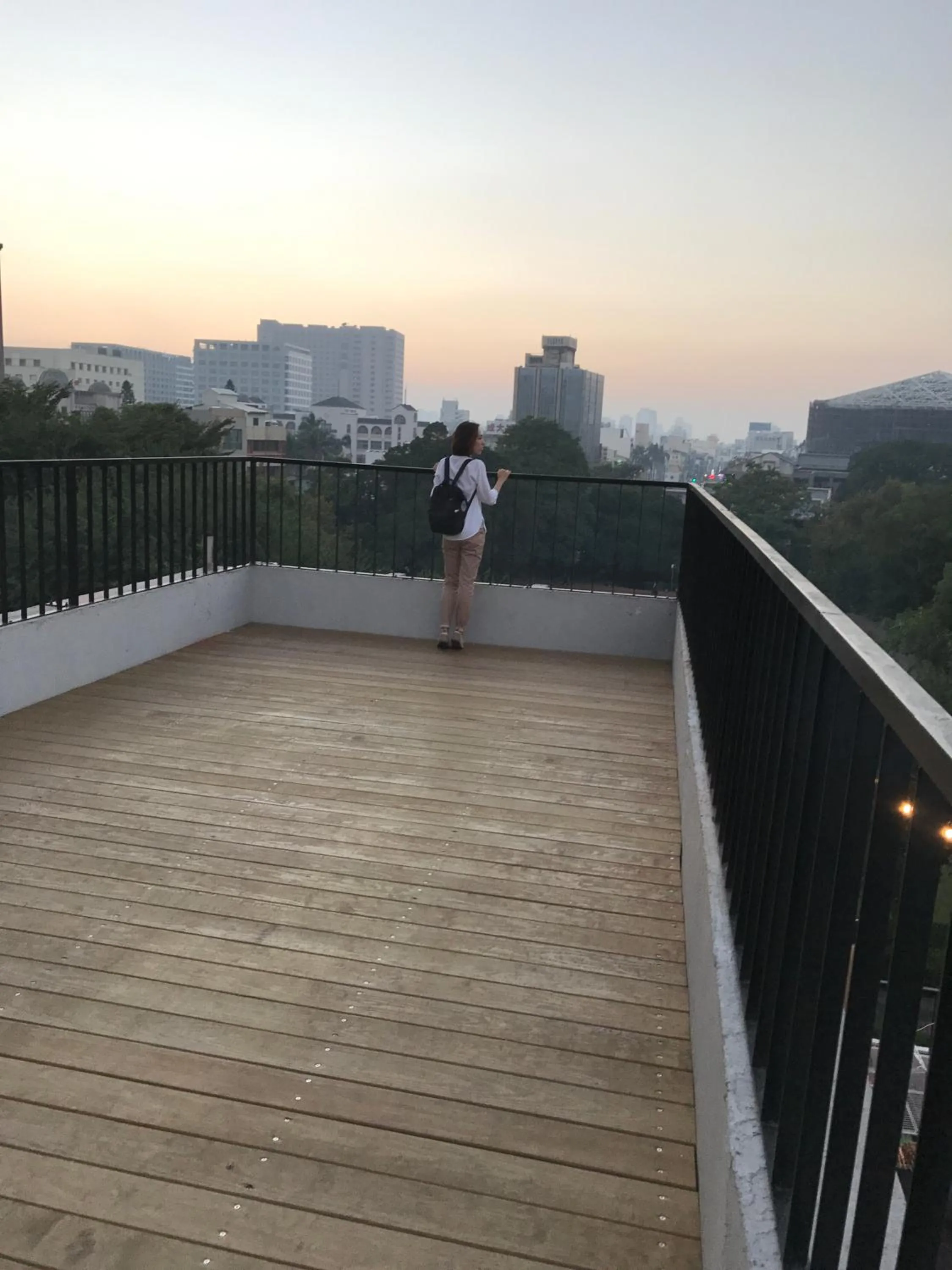 Cao Ji Book Inn Hostel