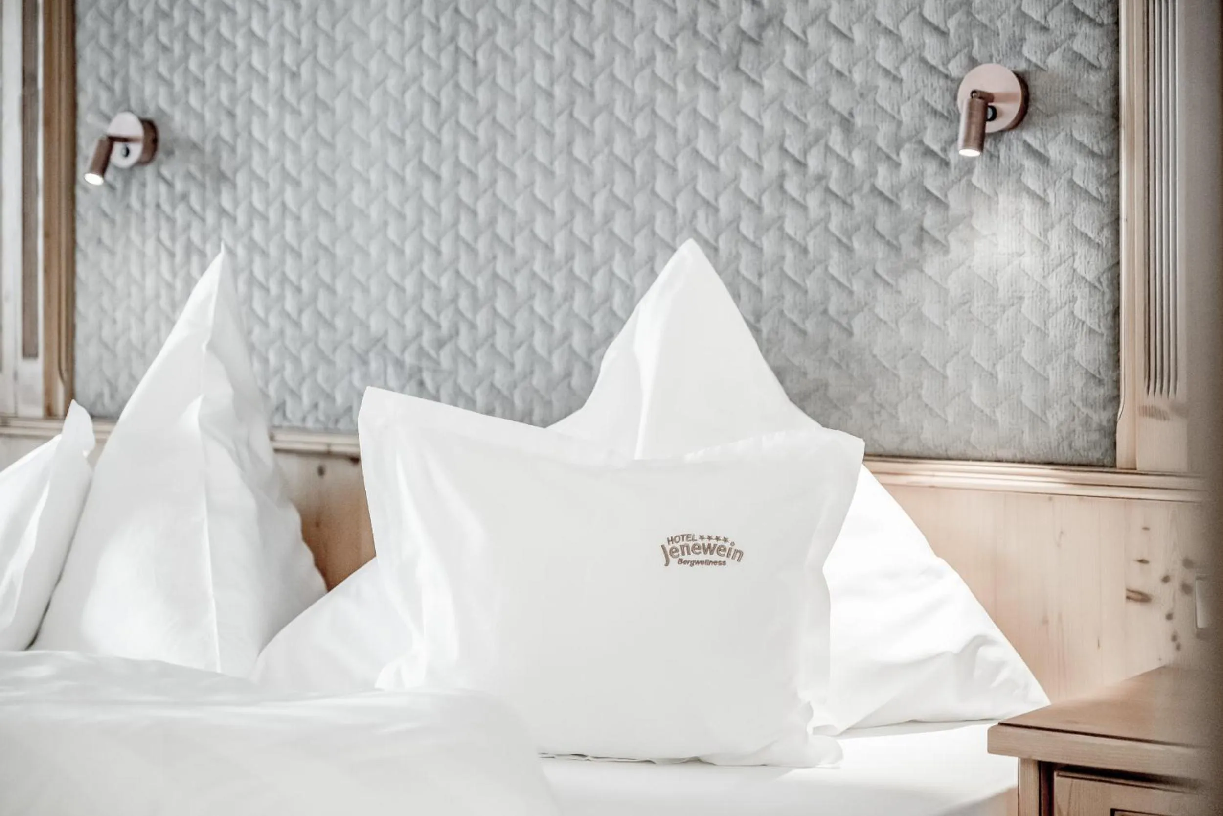 Bedroom, Bed in Hotel Jenewein