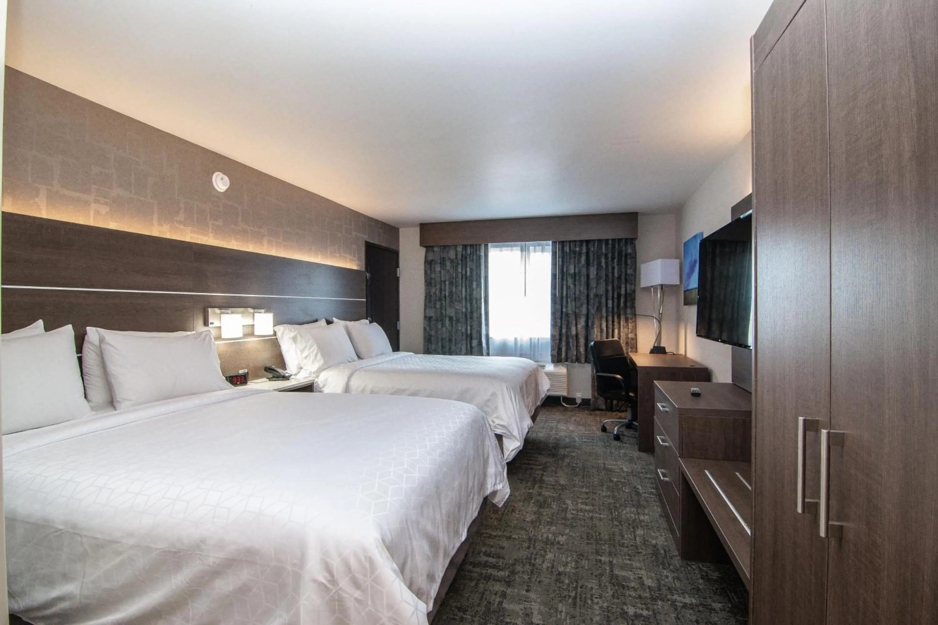 Photo of the whole room, Bed in Holiday Inn Express Spokane-Downtown by IHG