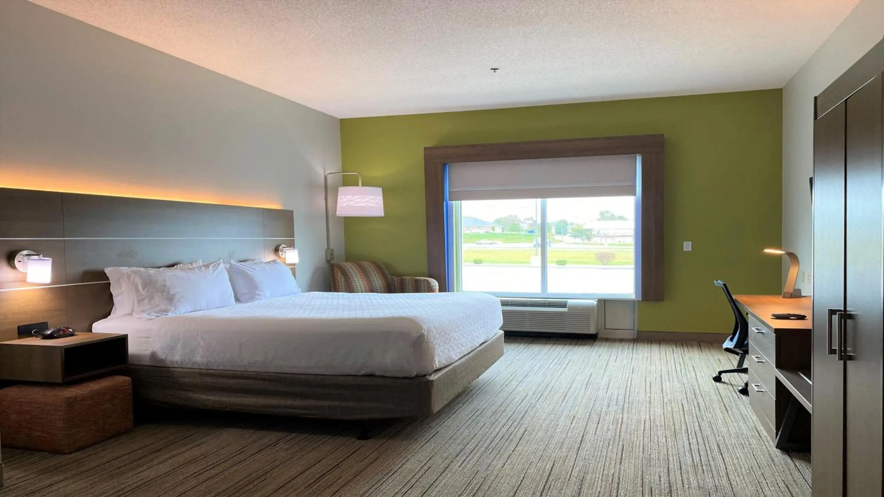 King Suite with Sofa Bed in Holiday Inn Express Hotel & Suites Somerset Central by IHG King Suite with Sofa Bed in Holiday Inn Express Hotel & Suites Somerset Central by IHG