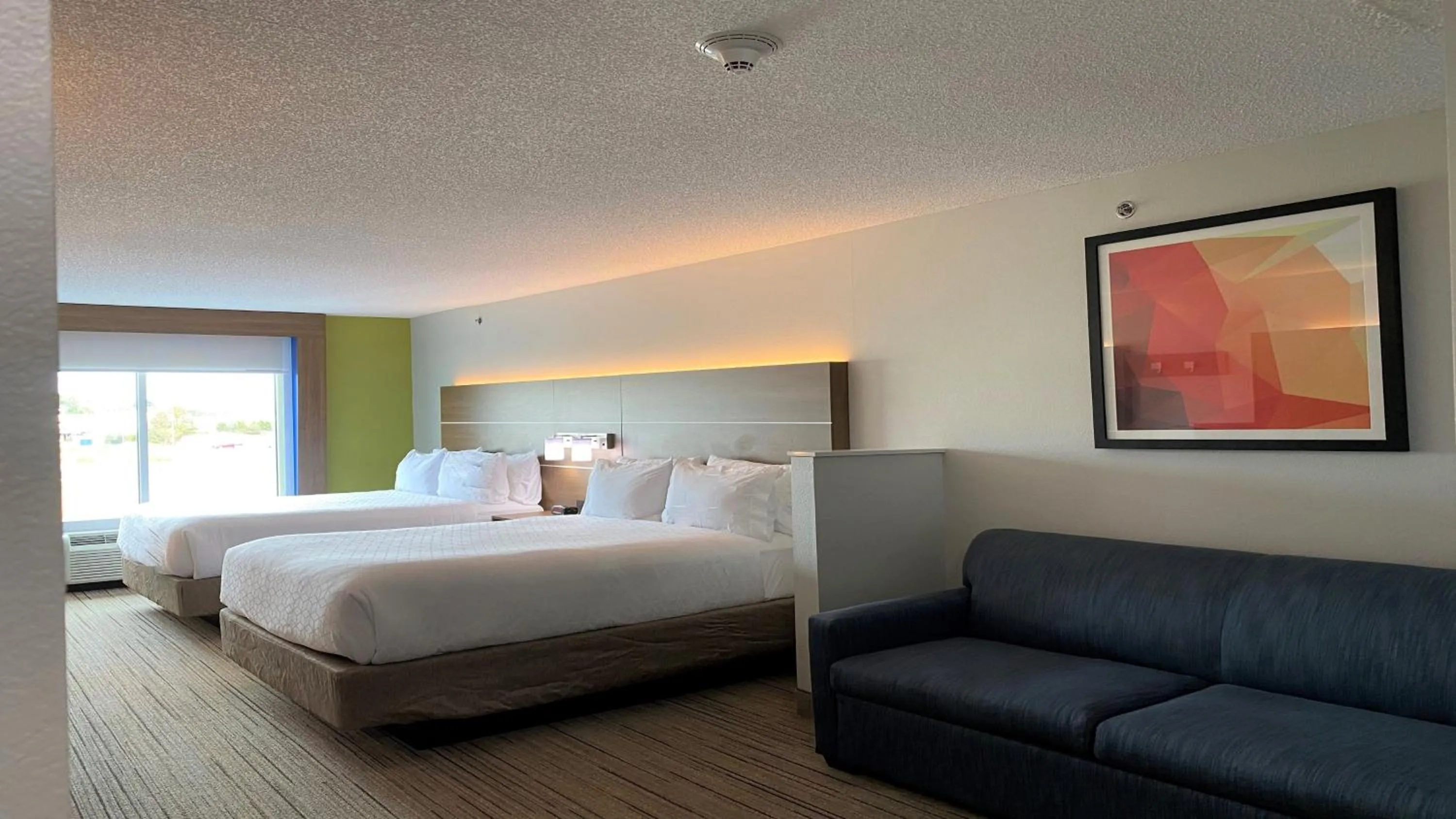 Photo of the whole room, Bed in Holiday Inn Express Hotel & Suites Somerset Central by IHG