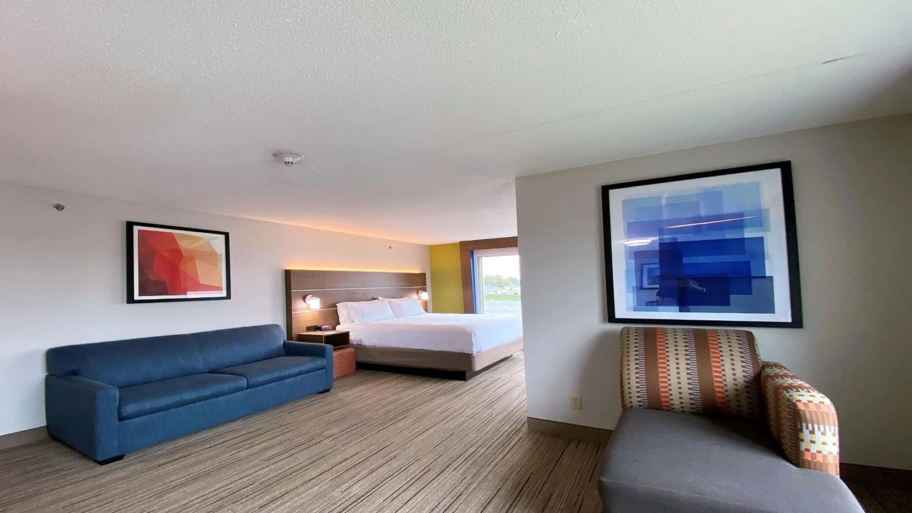 Photo of the whole room, Bed in Holiday Inn Express Hotel & Suites Somerset Central by IHG