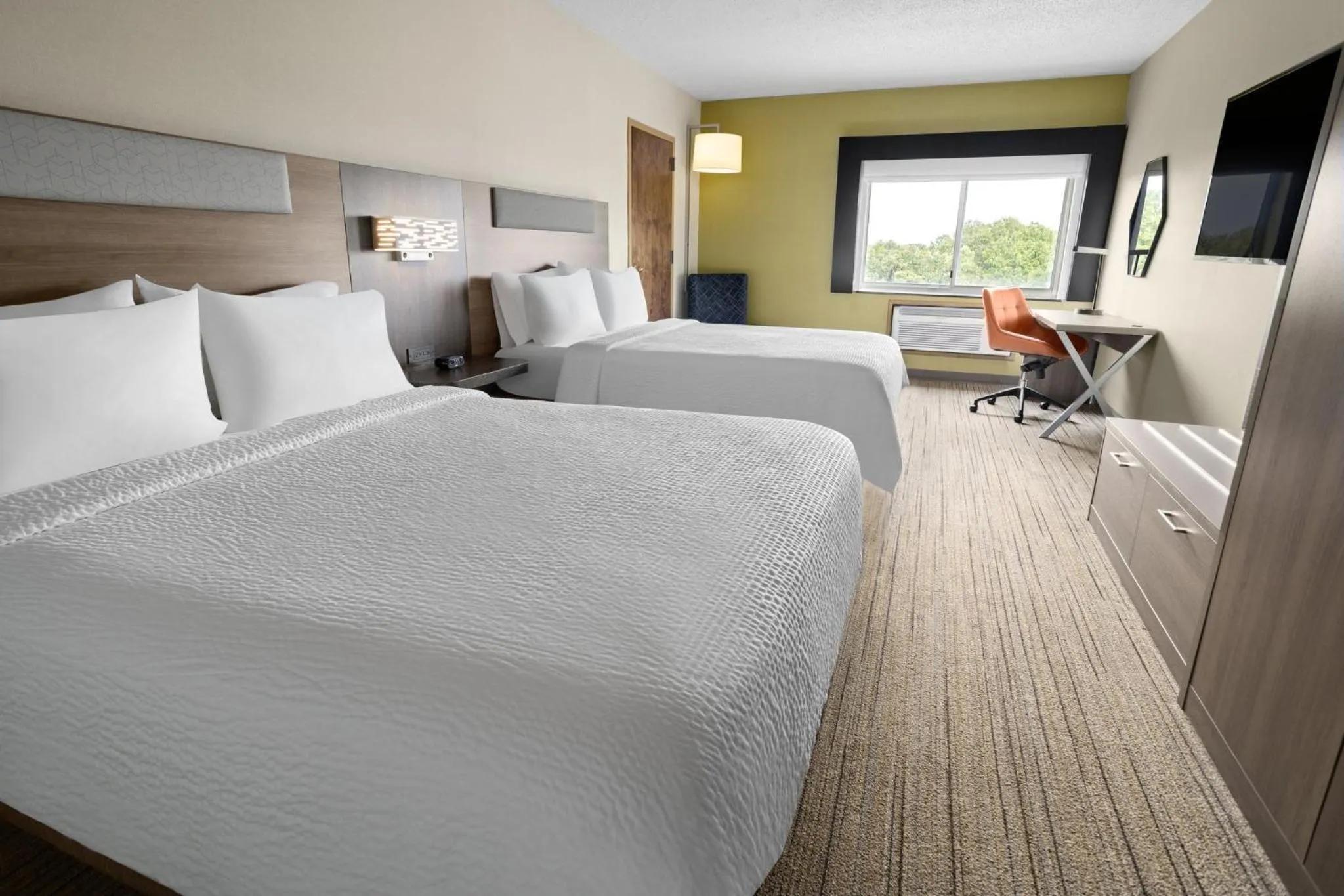 Photo of the whole room, Bed in Holiday Inn Express Stony Brook-Long Island by IHG