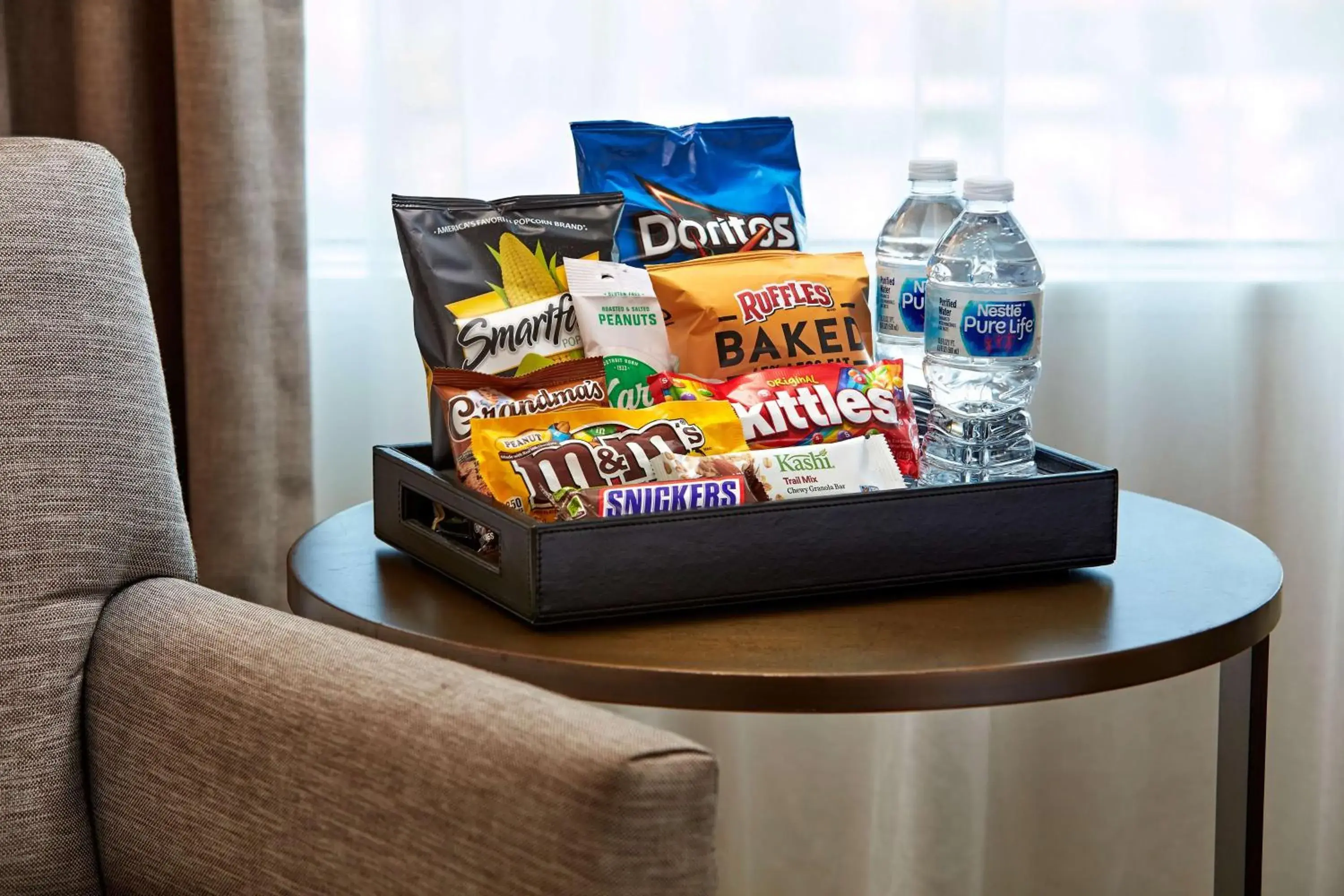 Photo of the whole room in Hilton San Diego Mission Valley Photo of the whole room in Hilton San Diego Mission Valley