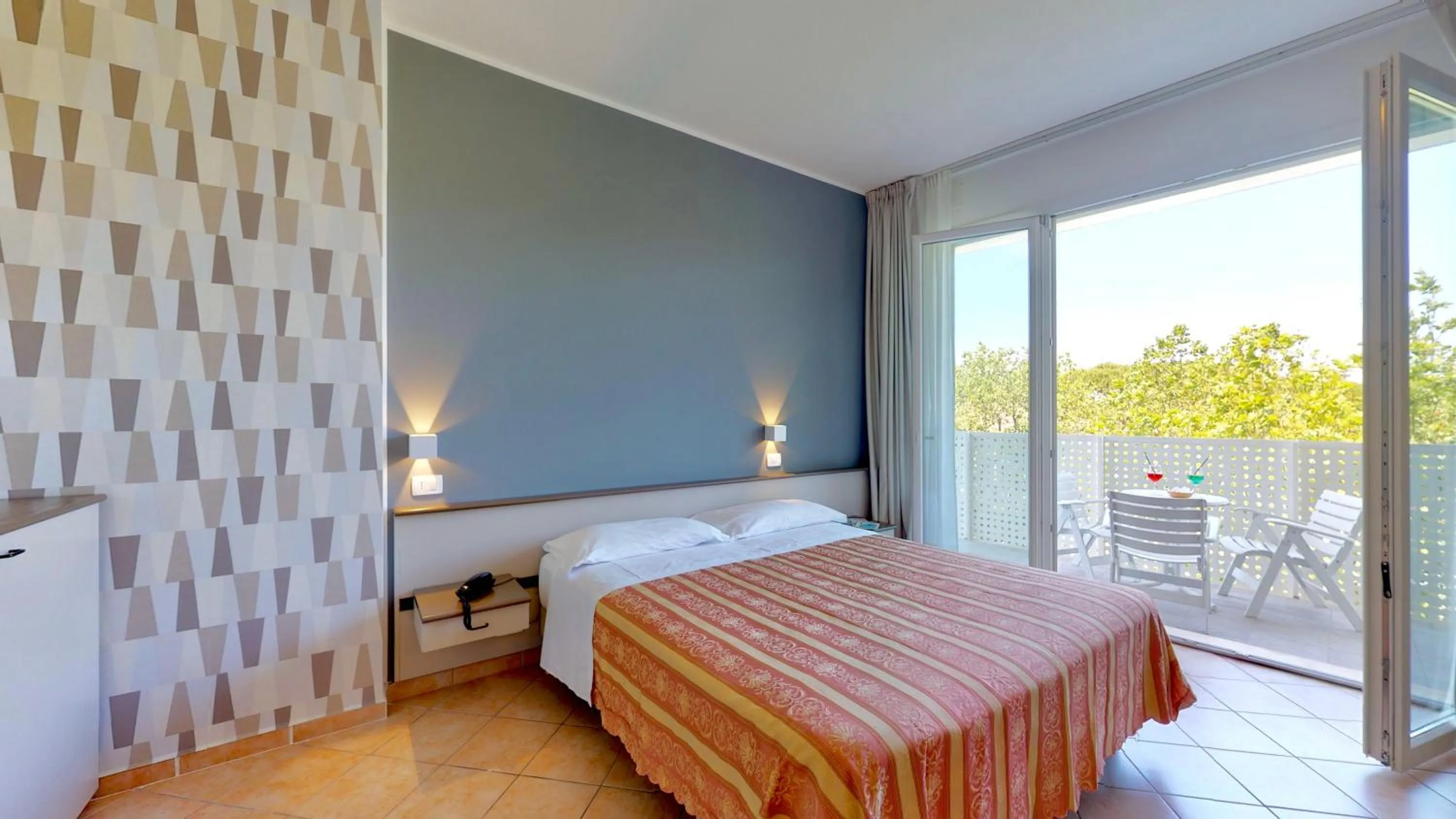 Bed in Hotel Excelsior