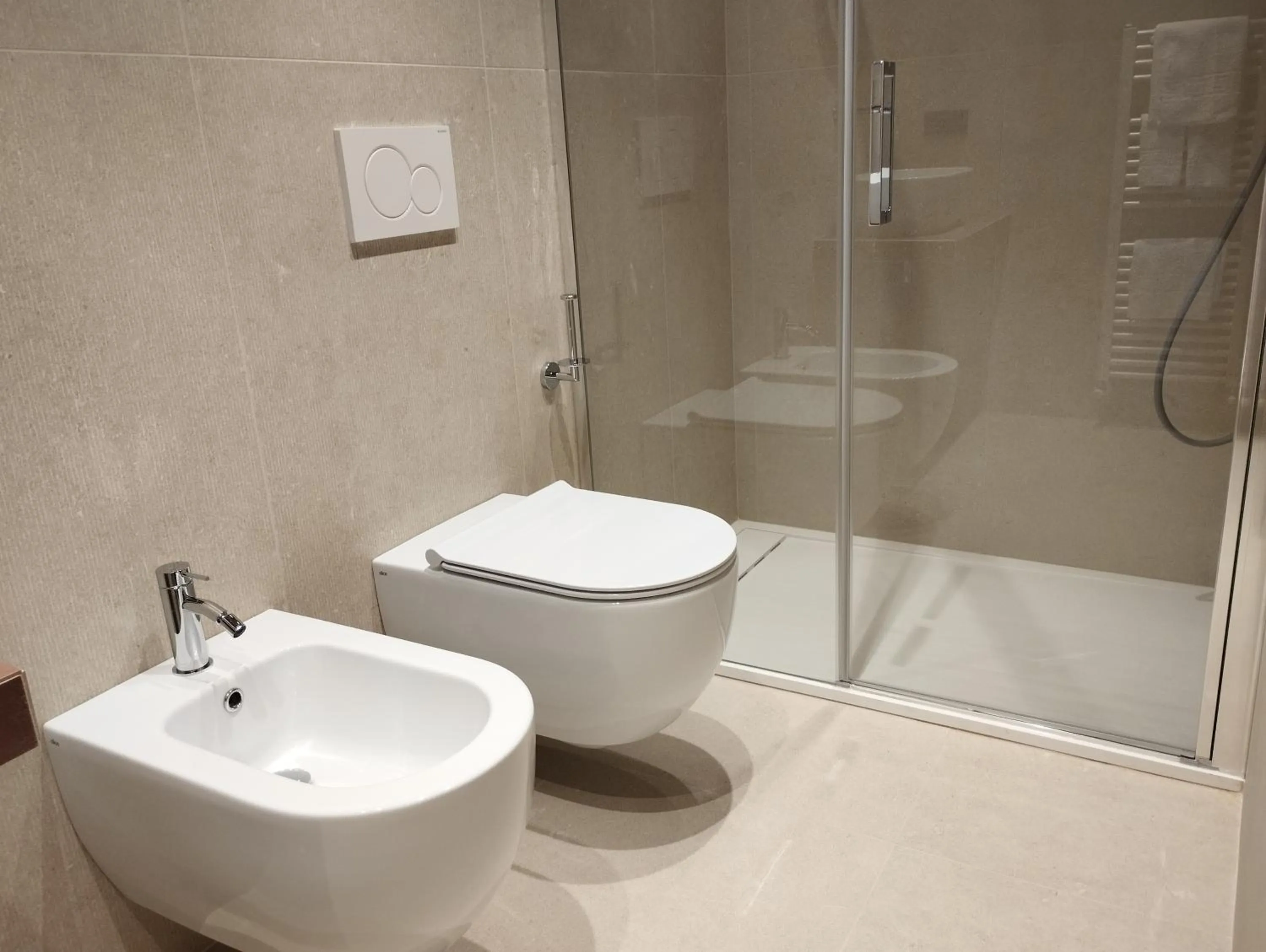 Toilet in Hotel Excelsior