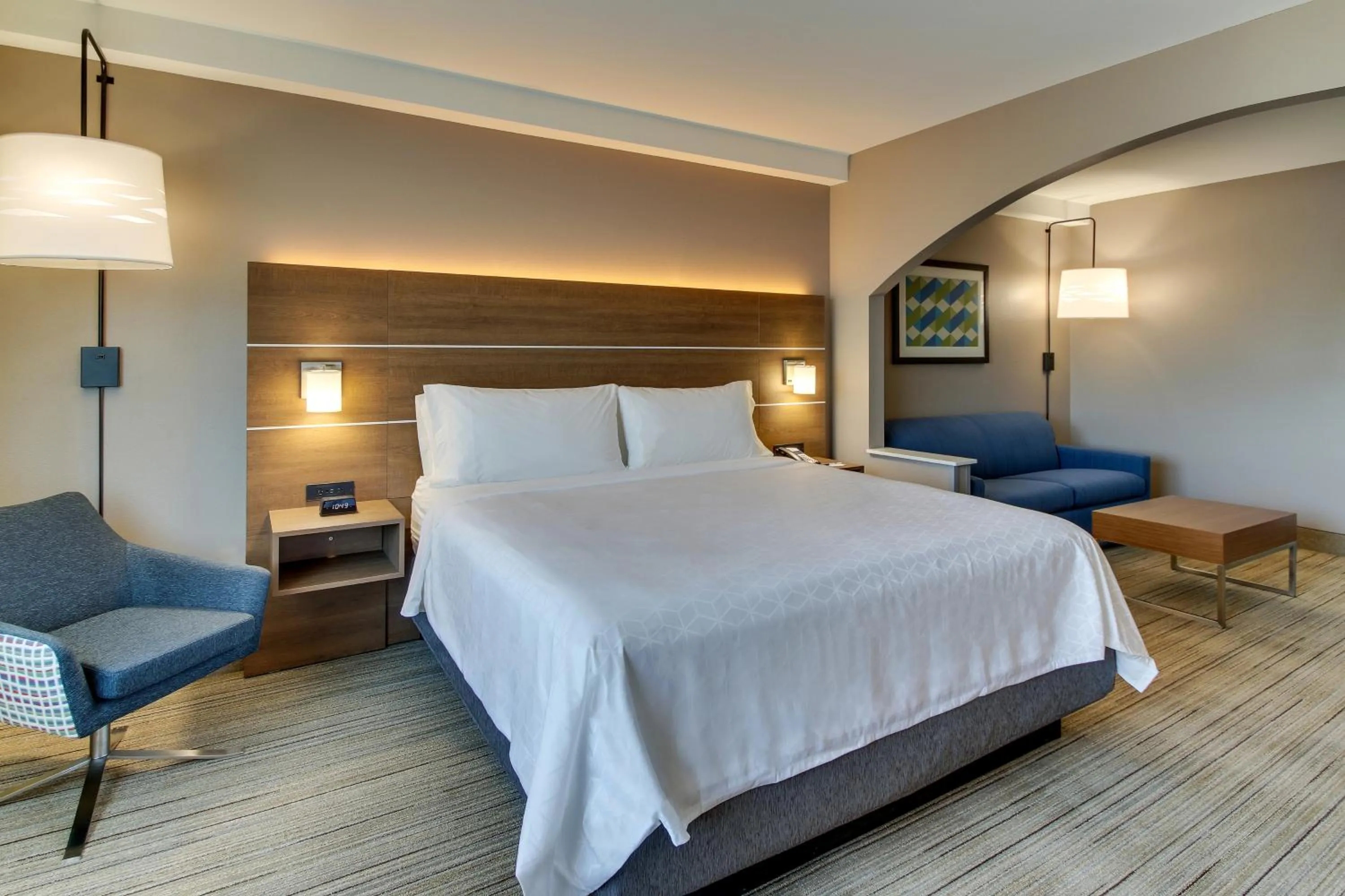 Bed in Holiday Inn Express & Suites Columbus - Ft Benning Maingate by IHG