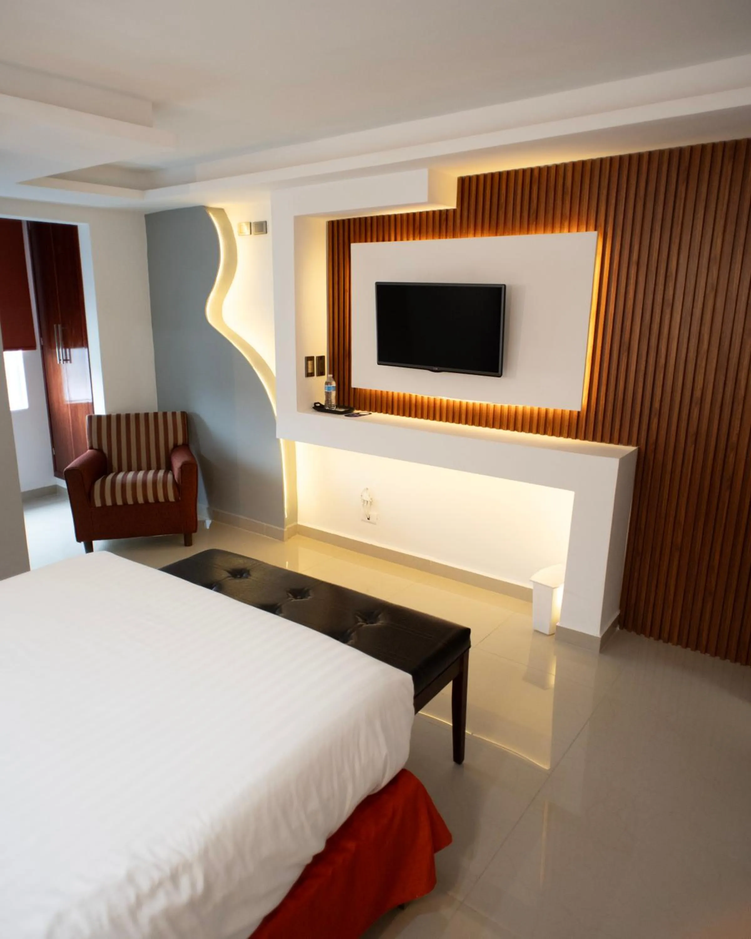 TV and multimedia, Bed in Hotel Atenas