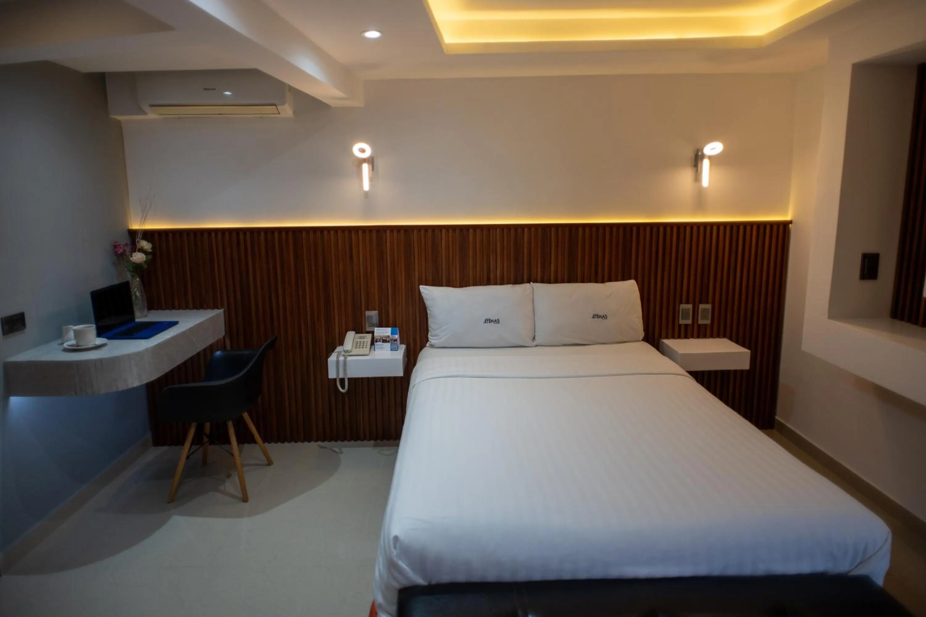 Photo of the whole room, Bed in Hotel Atenas