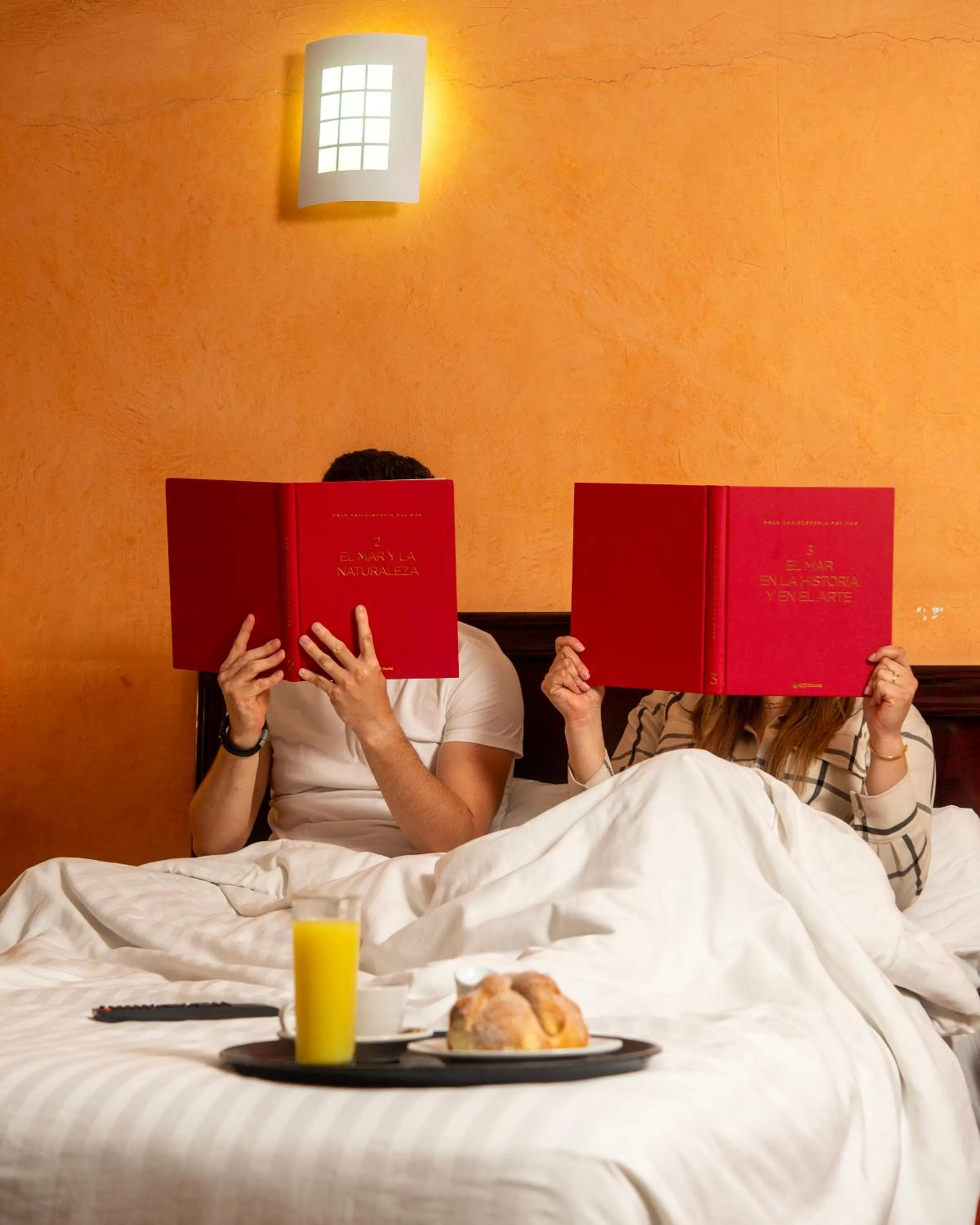 Guests, Bed in Hotel Atenas