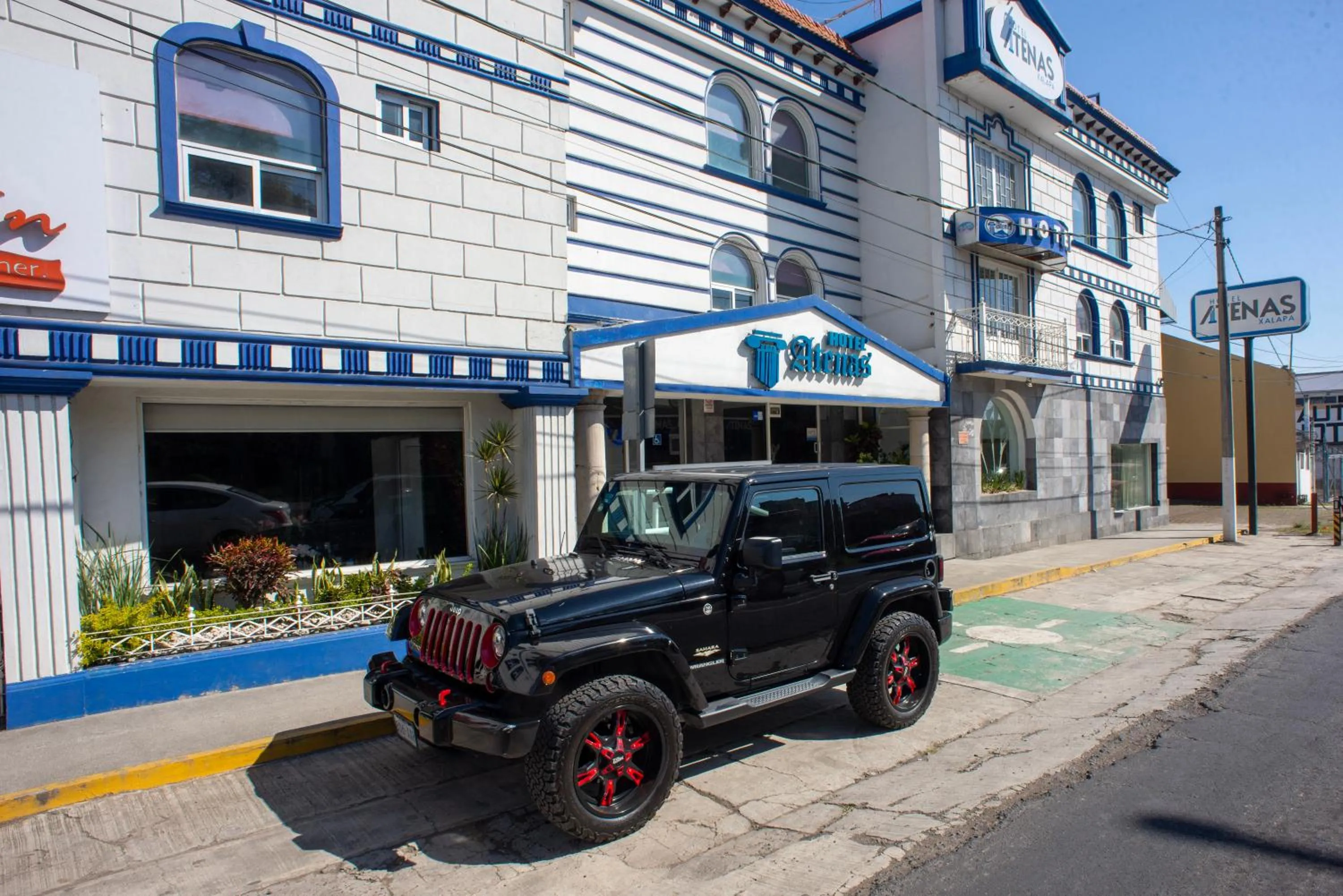 Facade/entrance in Hotel Atenas