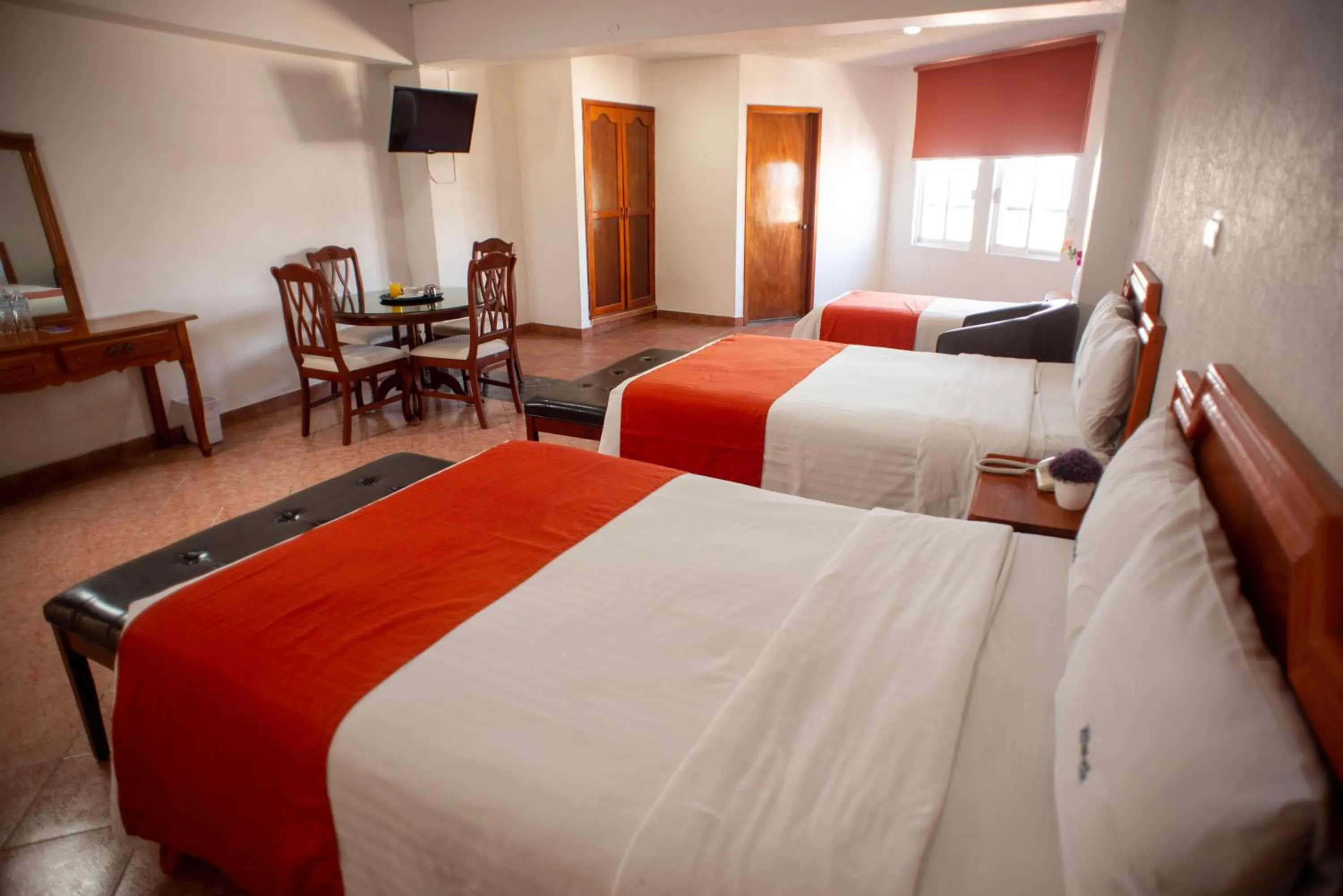 TV and multimedia, Bed in Hotel Atenas