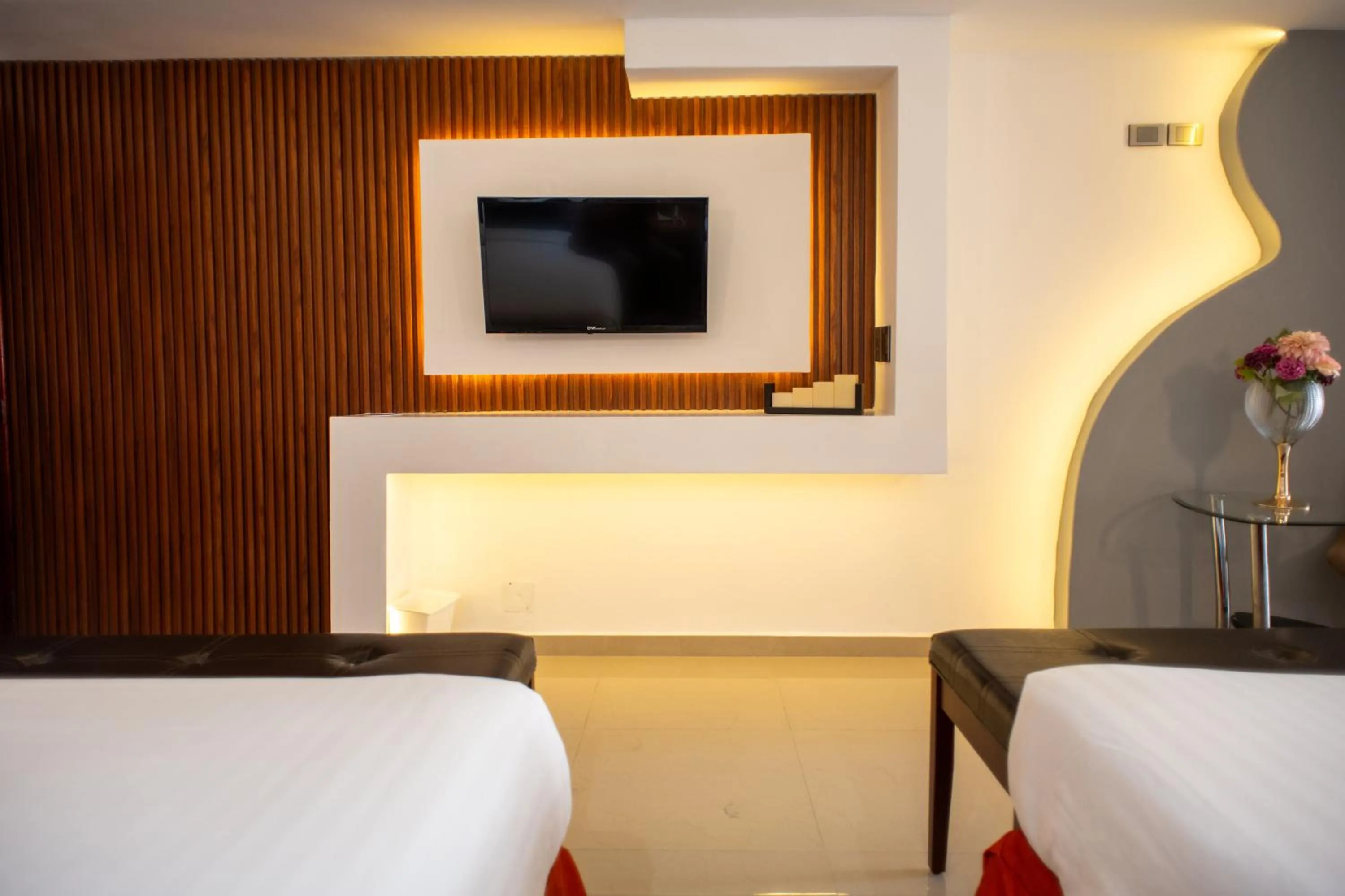 TV and multimedia, Bed in Hotel Atenas