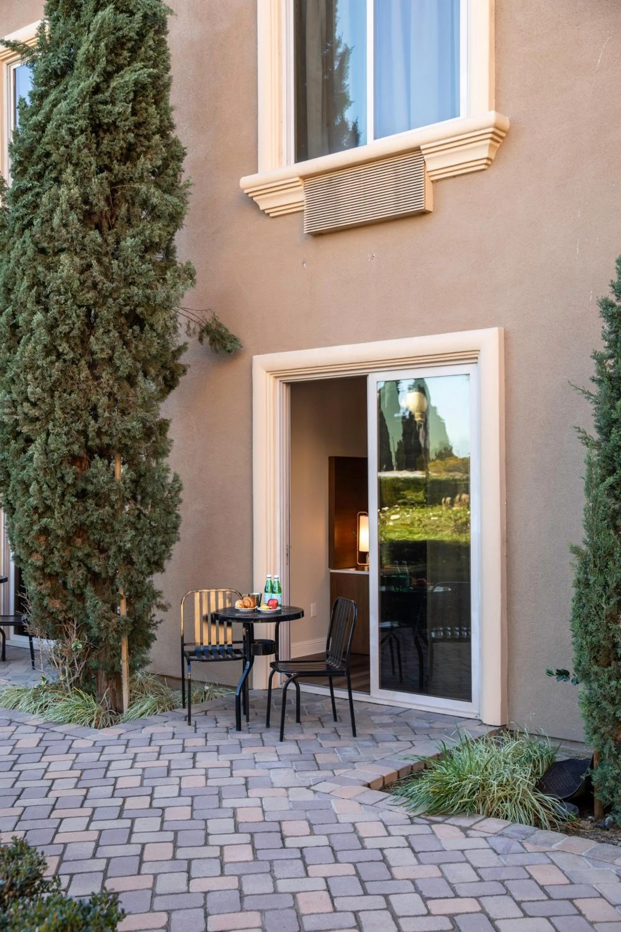 Patio in Ayres Hotel Chino Hills Ontario