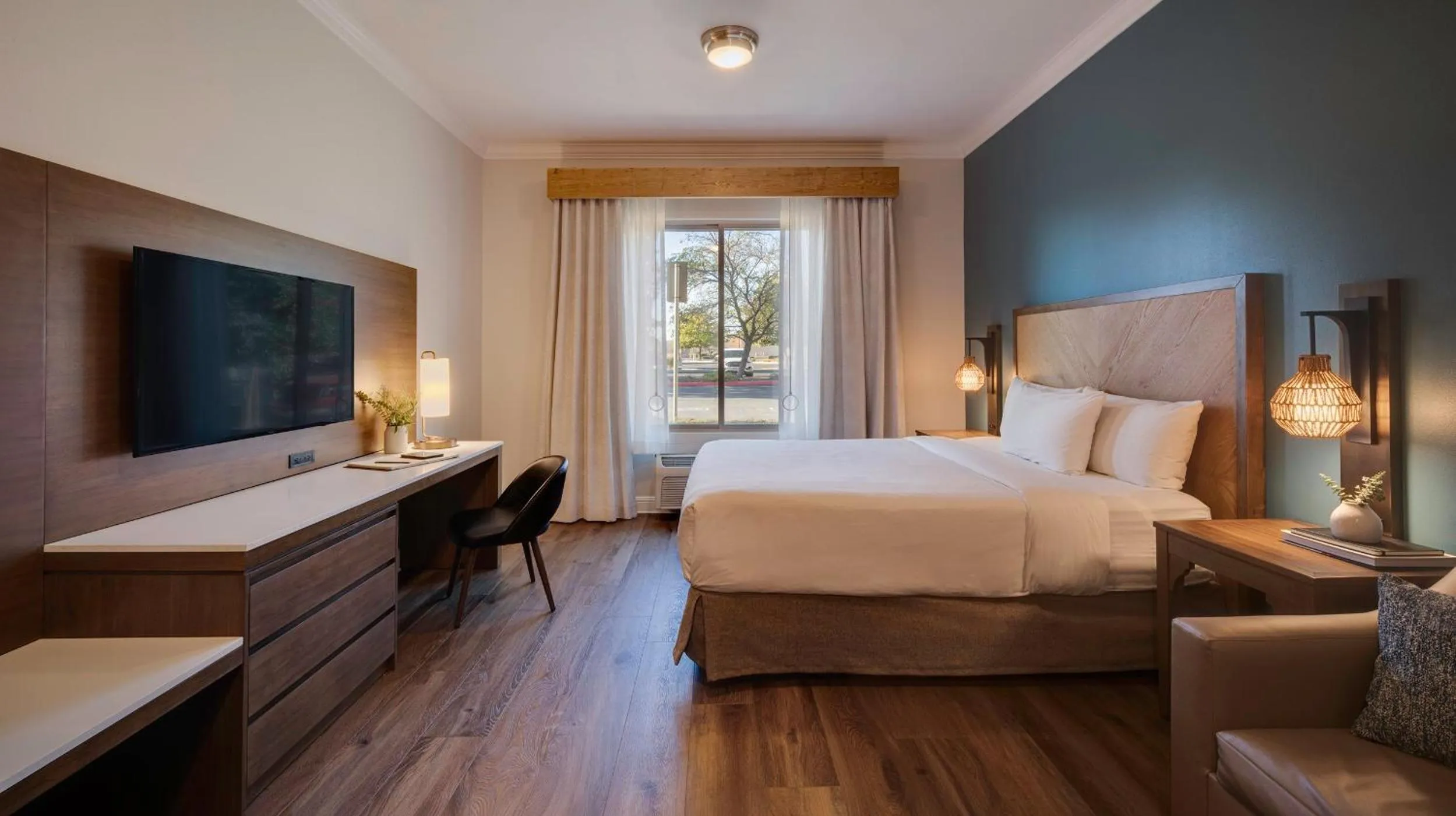 Photo of the whole room, Bed in Ayres Hotel Chino Hills Ontario