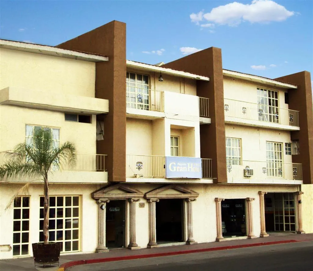 Property building in Pequeno Gran Hotel