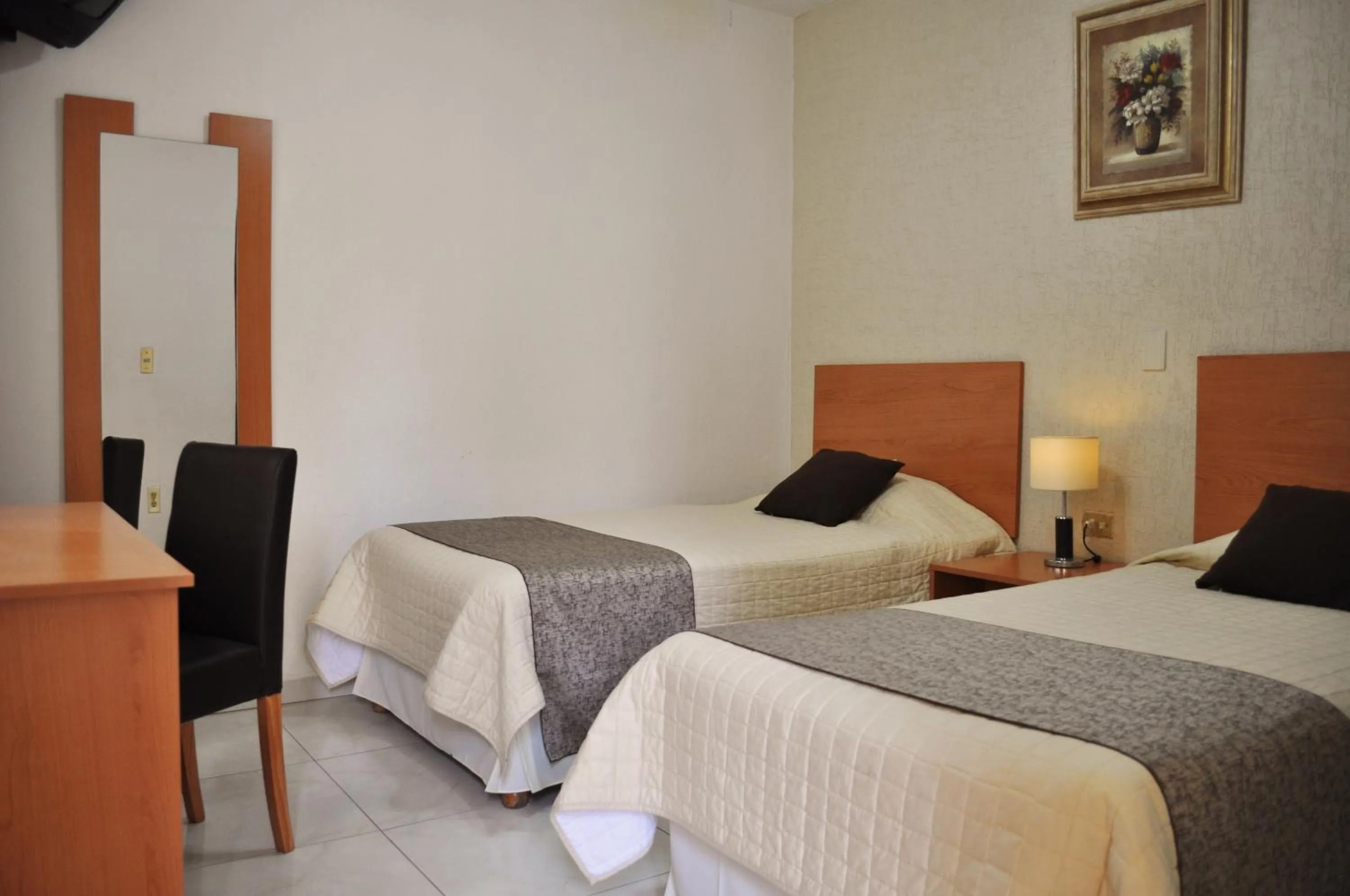 Photo of the whole room, Bed in Pequeno Gran Hotel