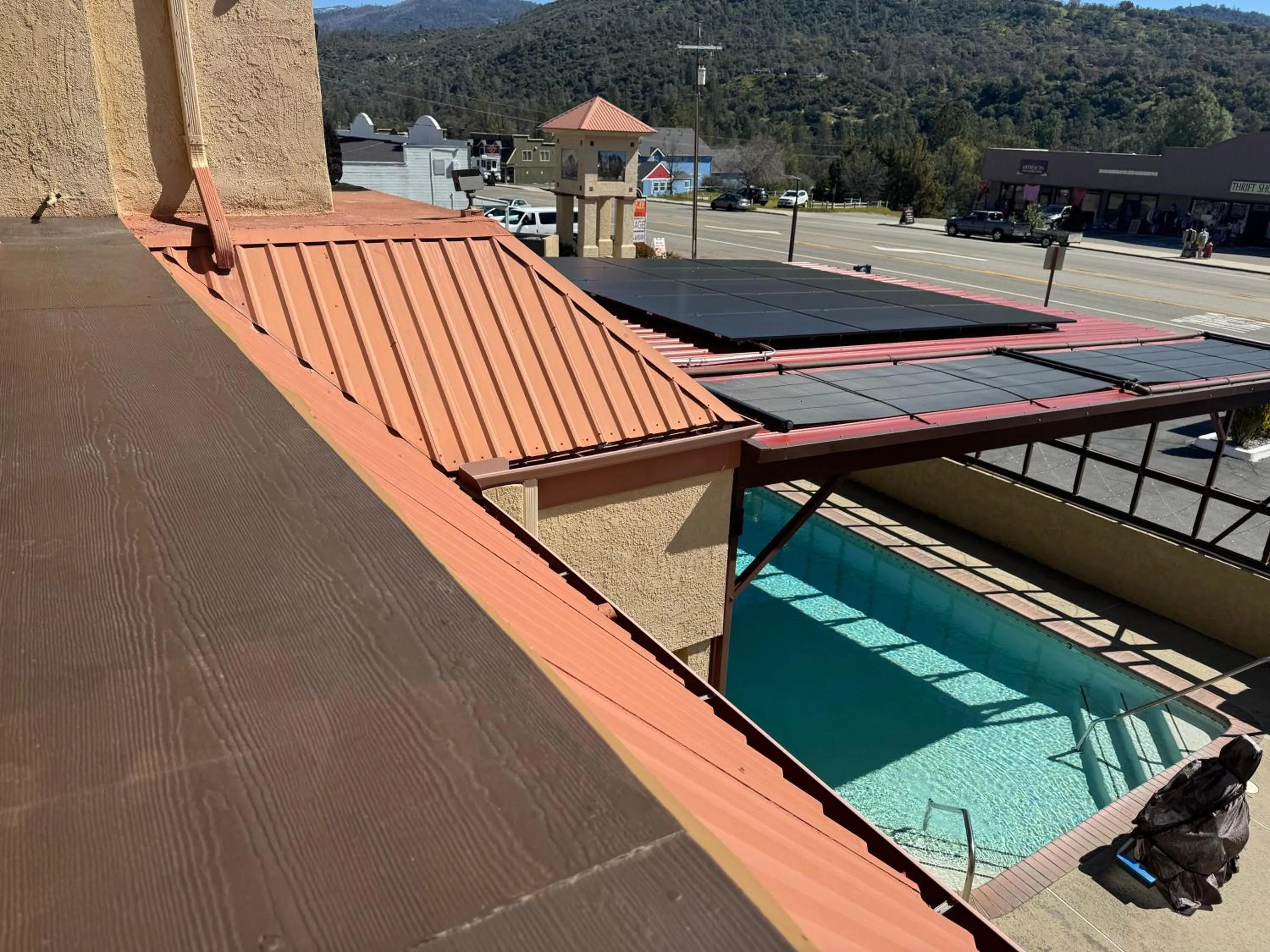 Property building in Yosemite Sierra Inn