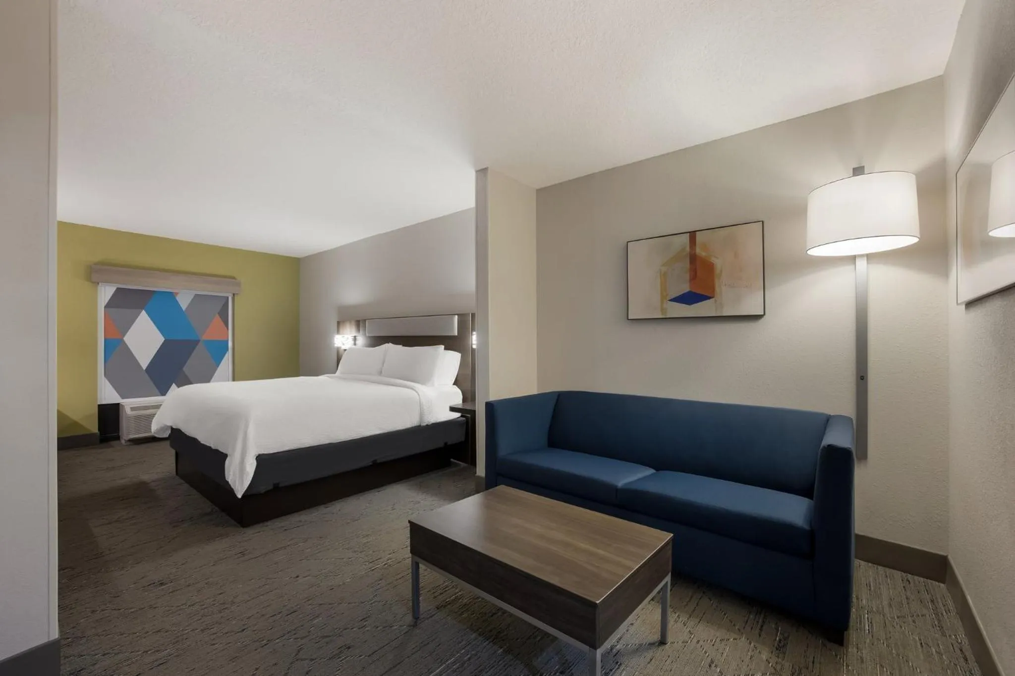 Photo of the whole room, Bed in Holiday Inn Express Hotel & Suites Perry by IHG