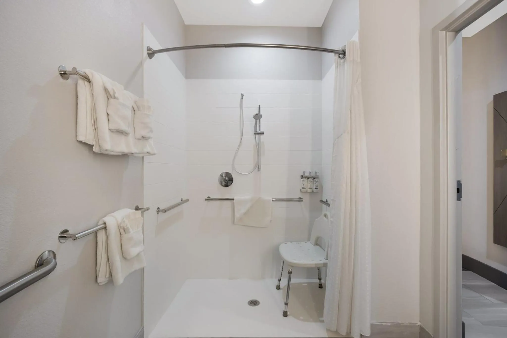 Photo of the whole room in Holiday Inn Express Hotel & Suites Perry by IHG