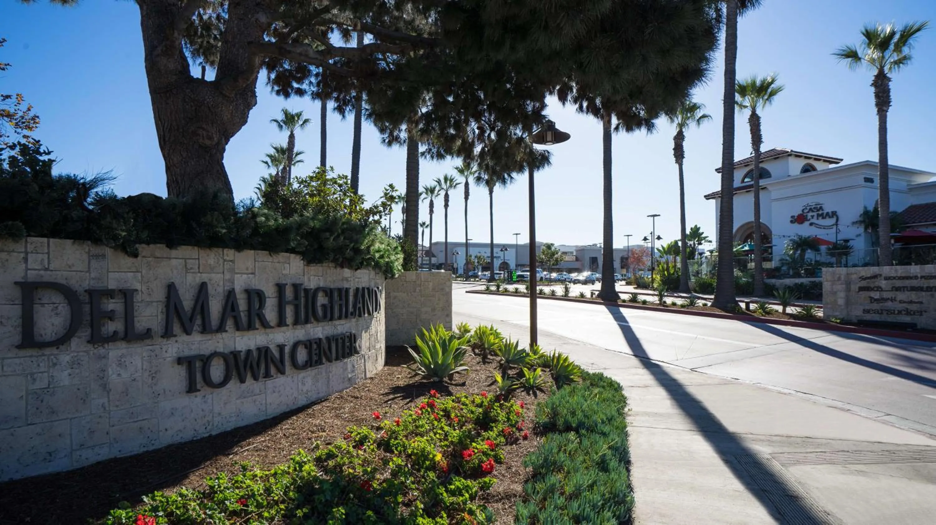 Property building in DoubleTree by Hilton San Diego Del Mar