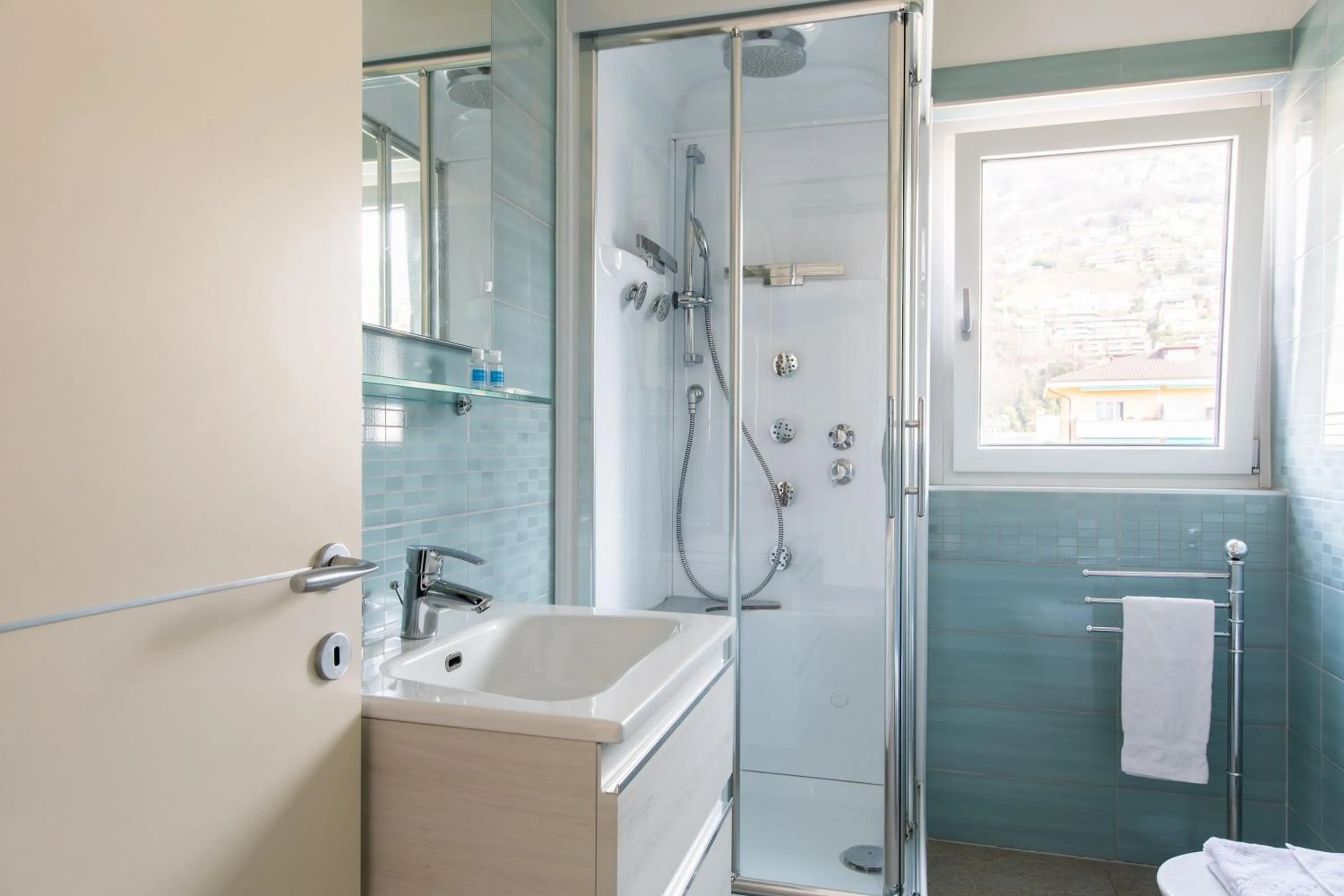 Shower in Roggia Apartments by Quokka 360 - central flats with parking space