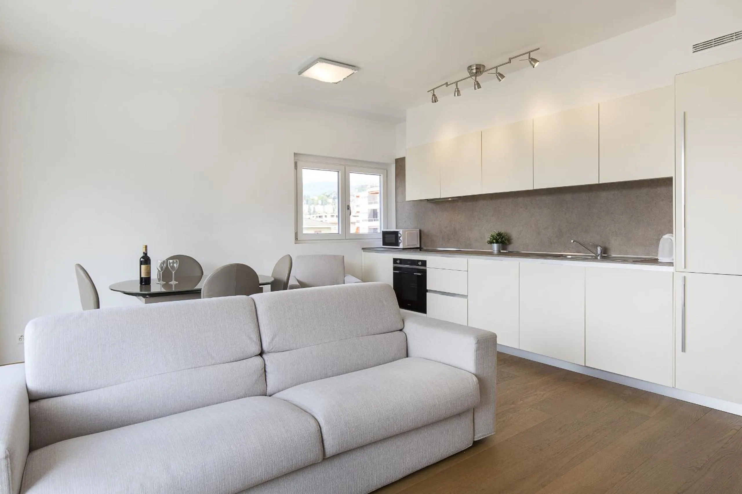 Kitchen or kitchenette in Roggia Apartments by Quokka 360 - central flats with parking space