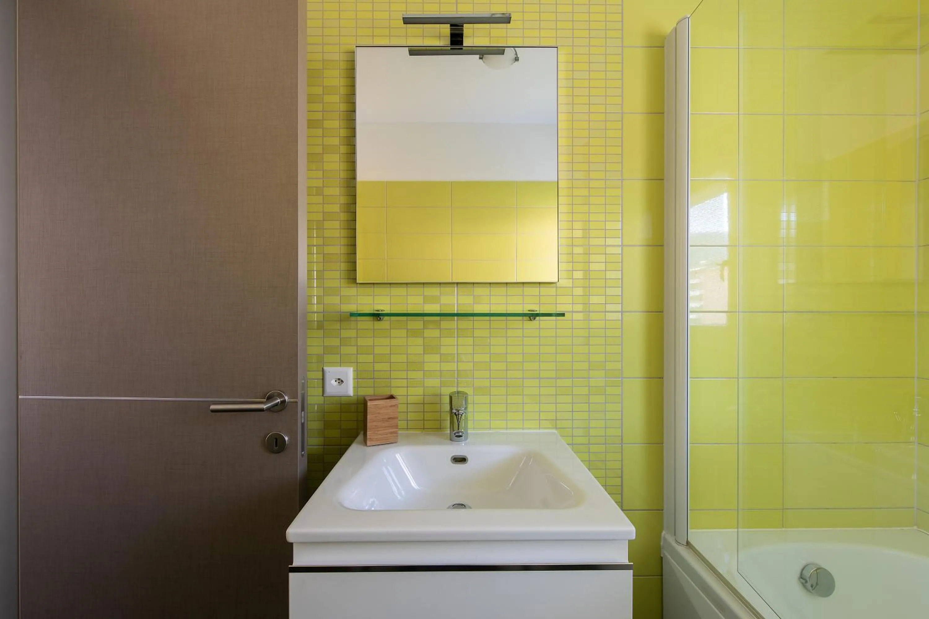 Bathroom in Roggia Apartments by Quokka 360 - central flats with parking space