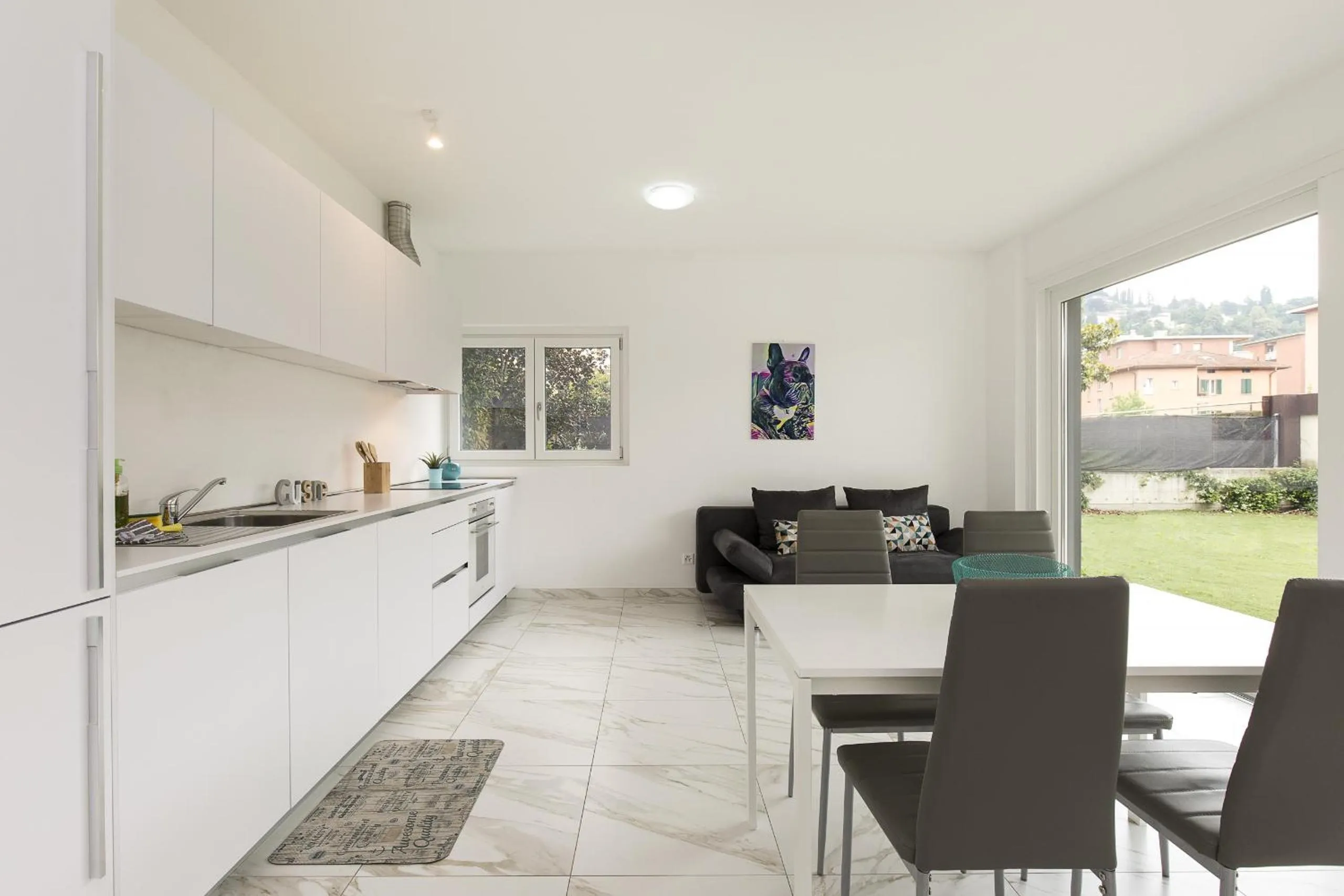 Dining area in Roggia Apartments by Quokka 360 - central flats with parking space
