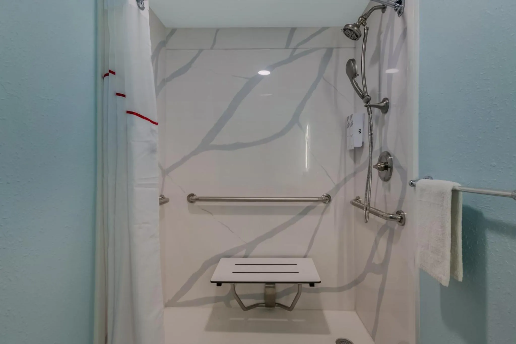 Bathroom in Red Roof PLUS & Suites Virginia Beach - Seaside