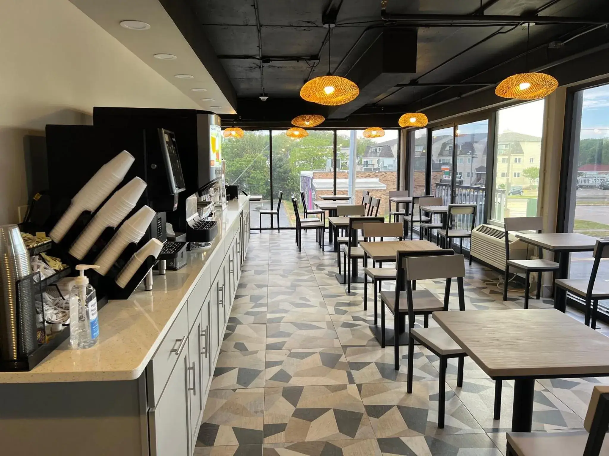 Breakfast in Red Roof PLUS & Suites Virginia Beach - Seaside Breakfast in Red Roof PLUS & Suites Virginia Beach - Seaside