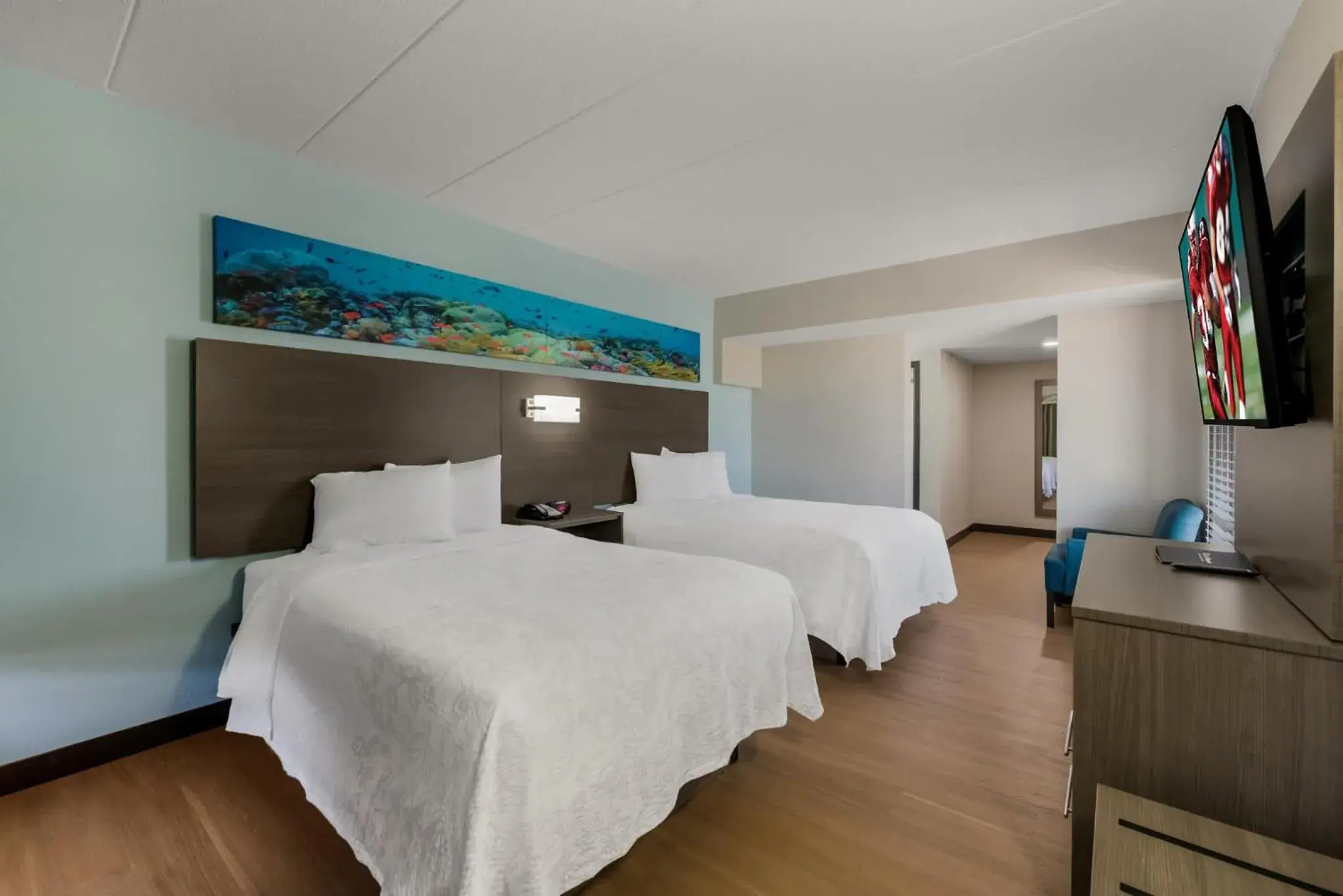 Bedroom, Bed in Red Roof PLUS & Suites Virginia Beach - Seaside Bedroom, Bed in Red Roof PLUS & Suites Virginia Beach - Seaside