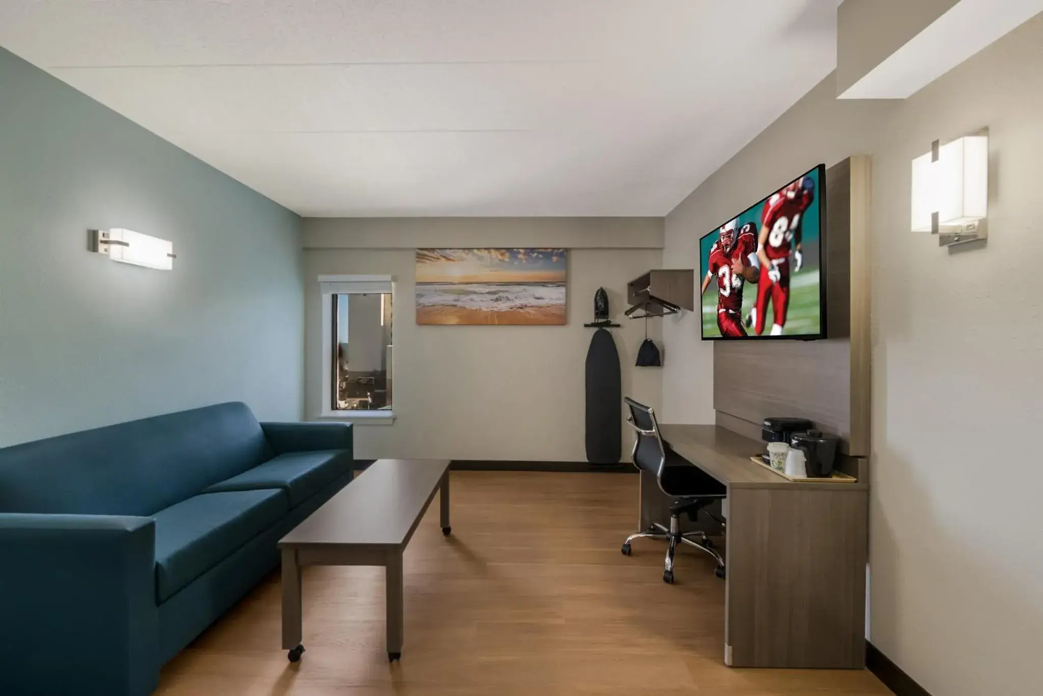 Bedroom in Red Roof PLUS & Suites Virginia Beach - Seaside Bedroom in Red Roof PLUS & Suites Virginia Beach - Seaside