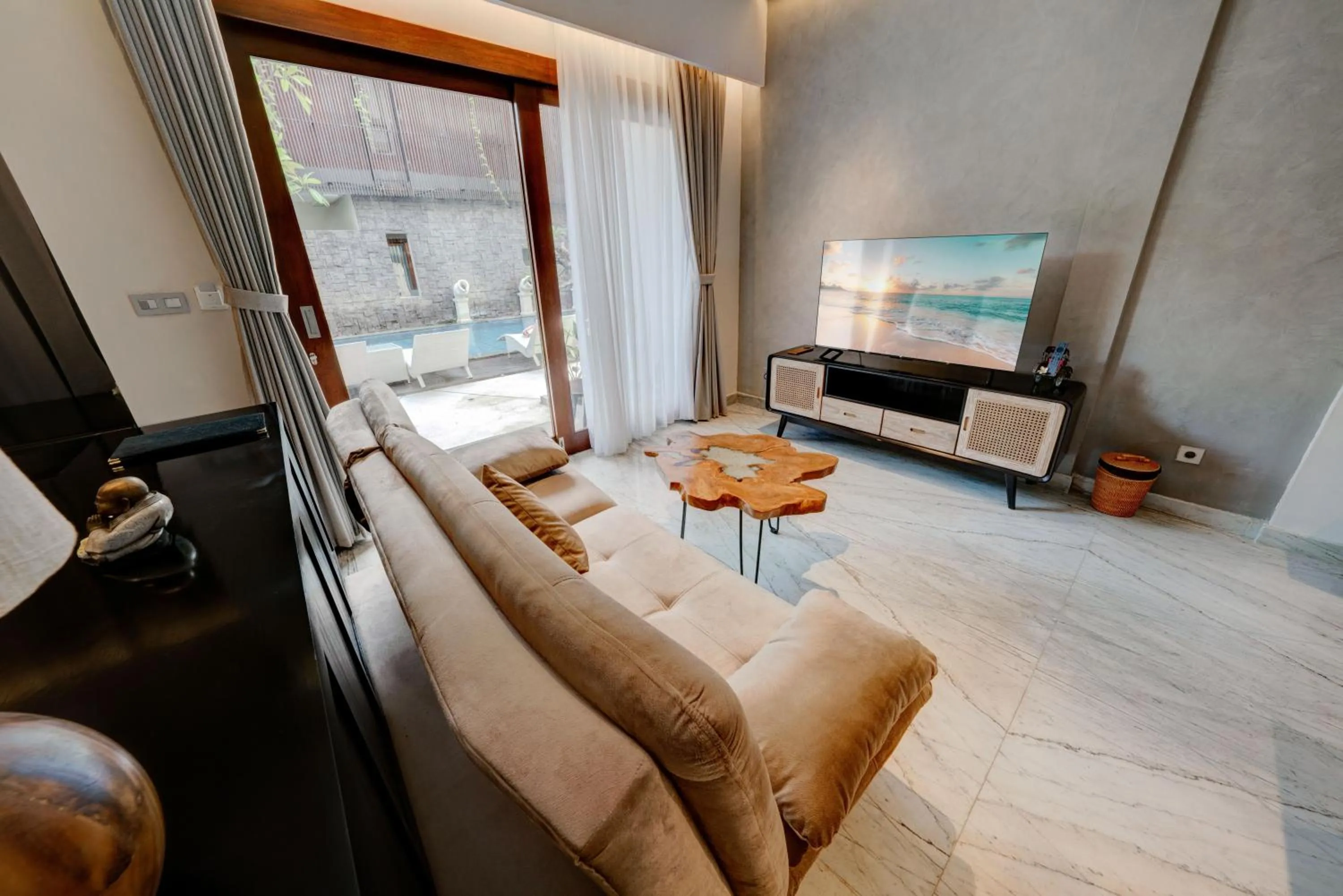 TV and multimedia in Mokko Suite Villas Umalas Bali