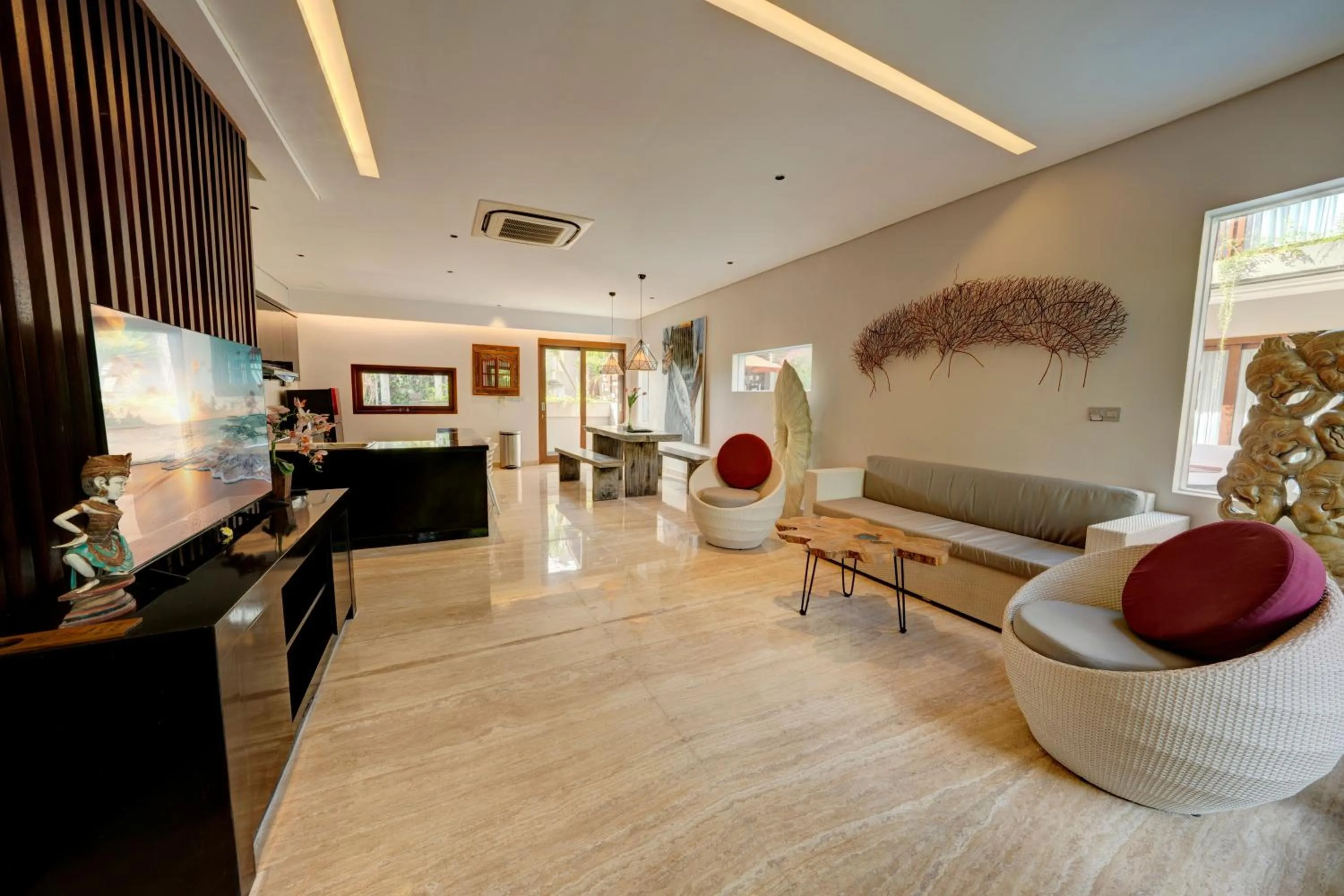 Communal lounge/ TV room in Mokko Suite Villas Umalas Bali