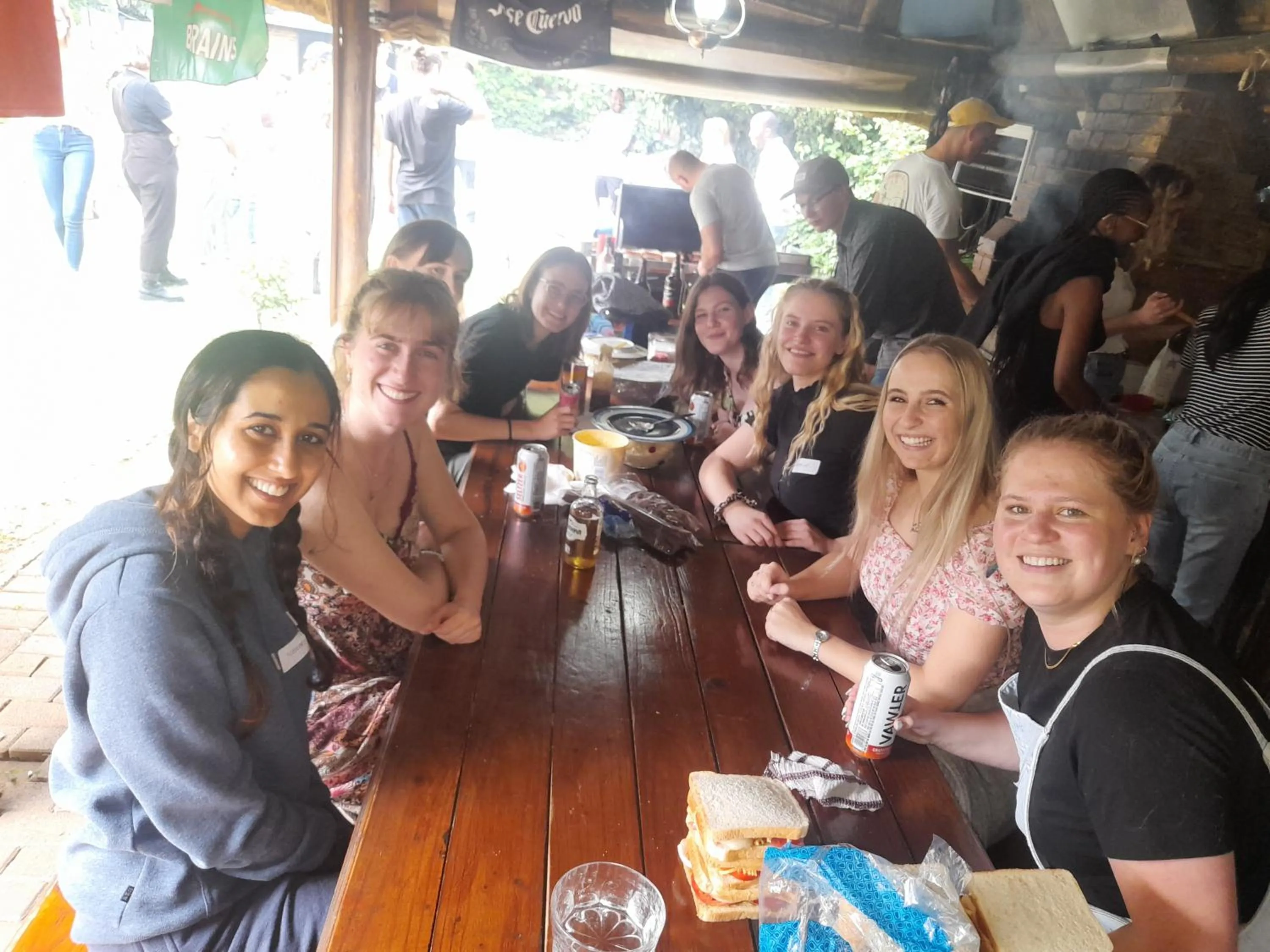 1322 Backpackers International