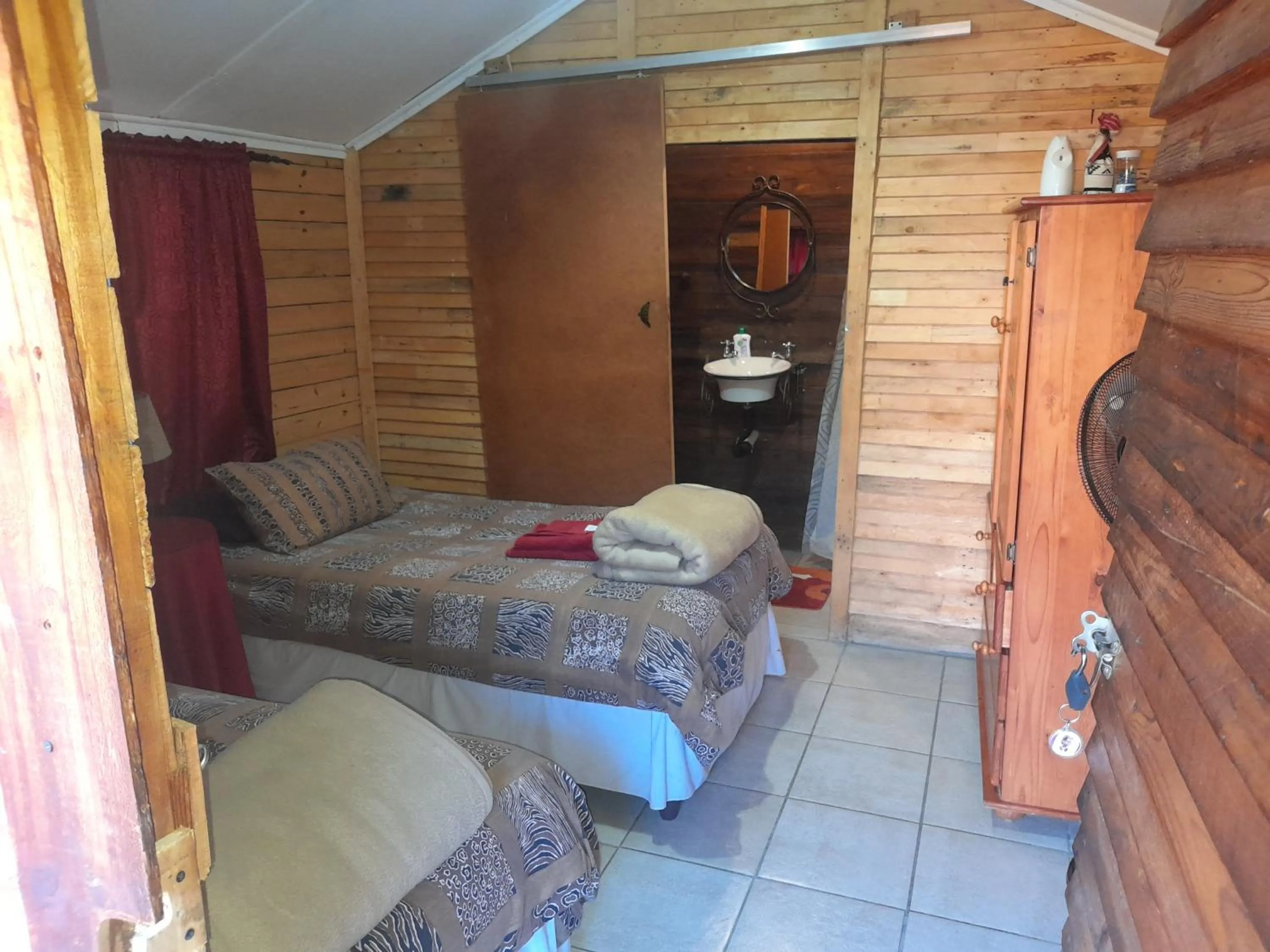 1322 Backpackers International